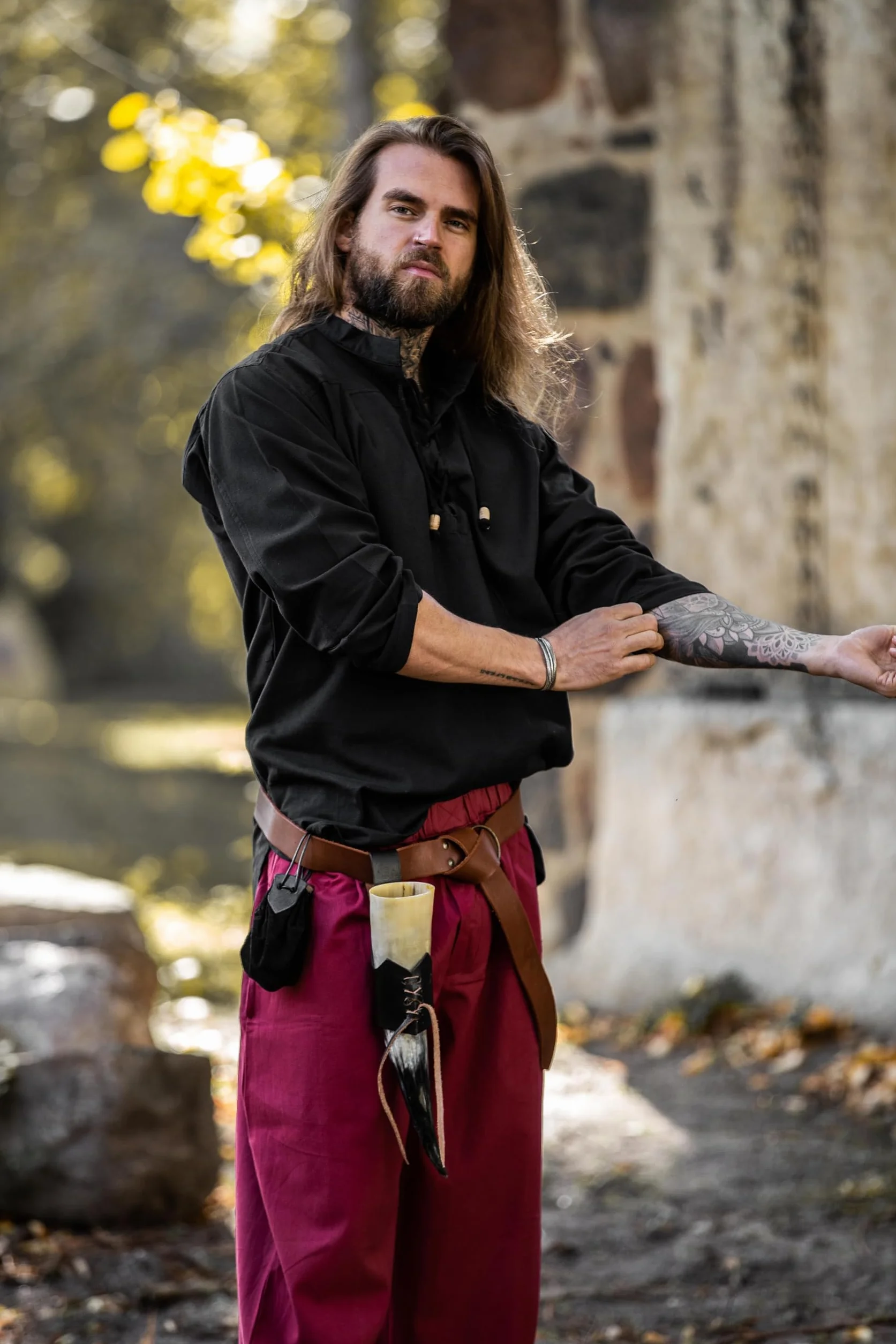 Leonardo Carbone® Średniowieczna koszula Ansbert - średniowieczna odzież, średniowieczna koszula męska, odzież LARP, strój festiwalowy, kostium karnawałowy, koszule rekreacyjne z długim rękawem - 100%