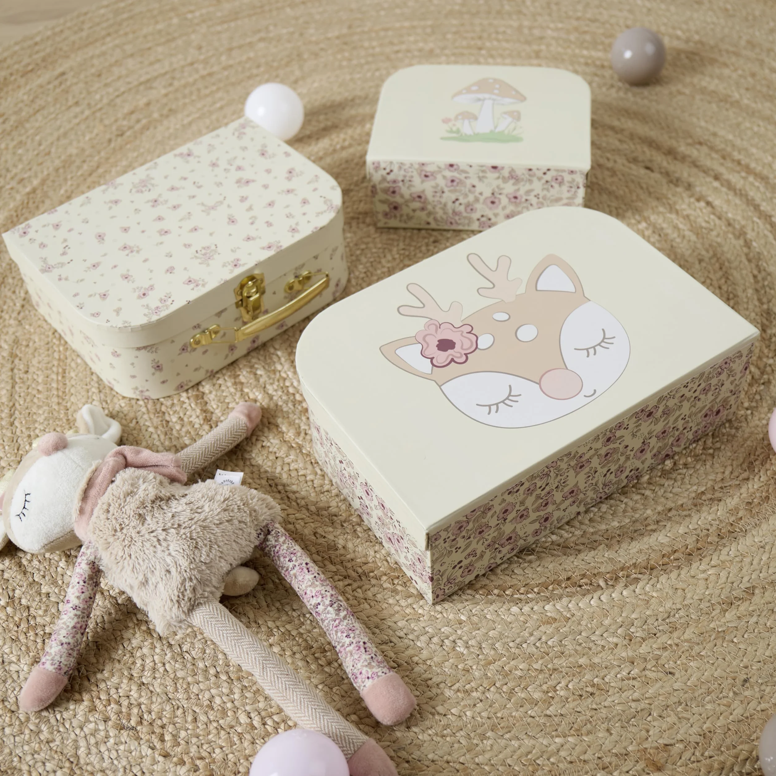 Bieco Ella Vintage Flowers zestaw 3 walizek dla dzieci, metalowe uchwyty, mini walizka na prezent, mała walizka dla dzieci, walizka na zabawki, dekoracyjna walizka z kartonu, mini, Vintage Flowers