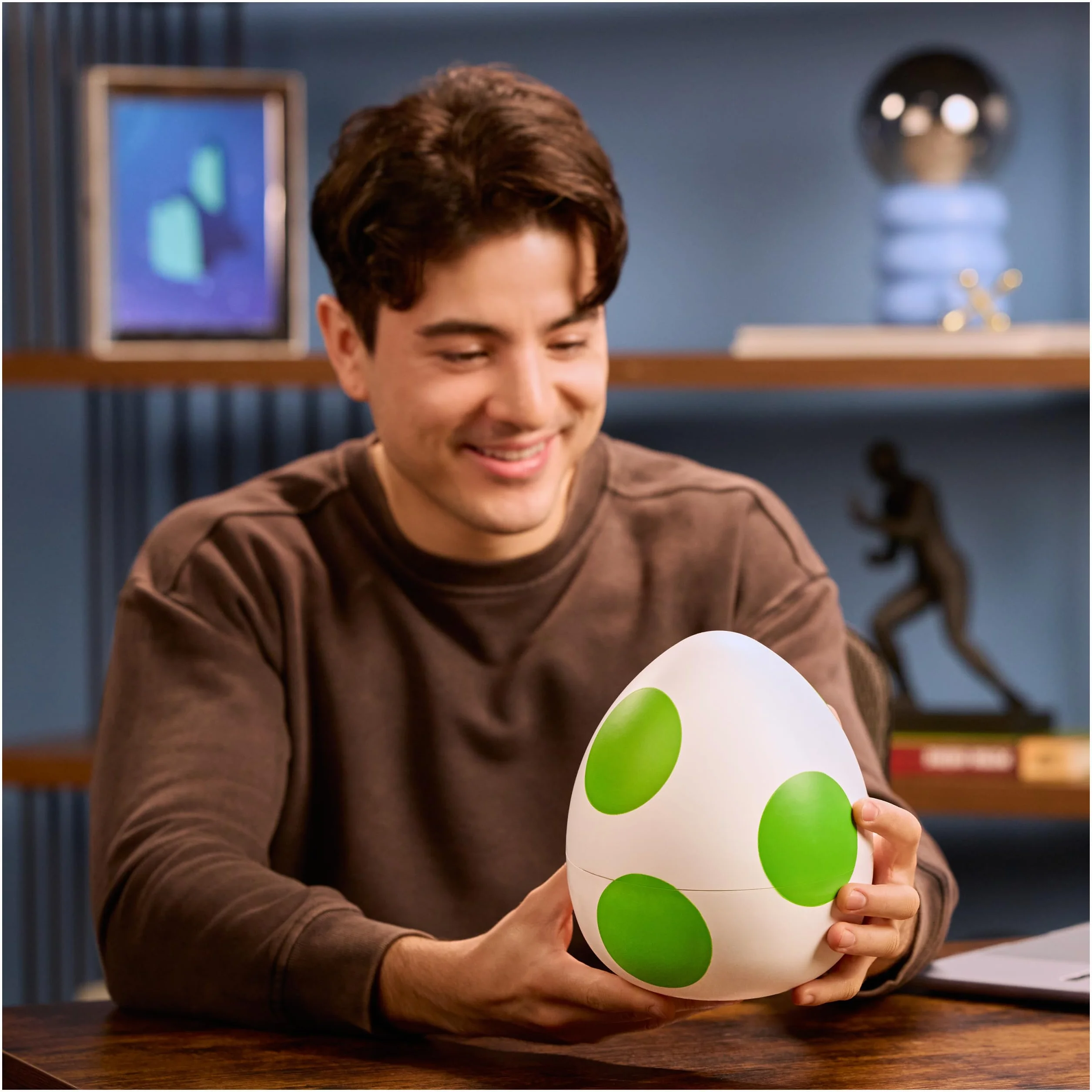 Hatchin' Yoshi from The Super Mario Galaxy Movie, interactive Yoshi Egg Action Figure with Sounds, Ages 4 & Up, Batteries included