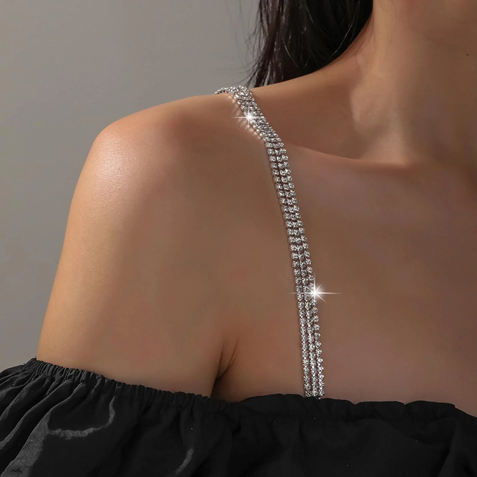 Diamanté paski do biustonosza, regulowane, błyszczące paski na ramię, antypoślizgowe i stylowe, idealne do sukienek i topów, odpowiednie na wesela i imprezy (D-srebrny)