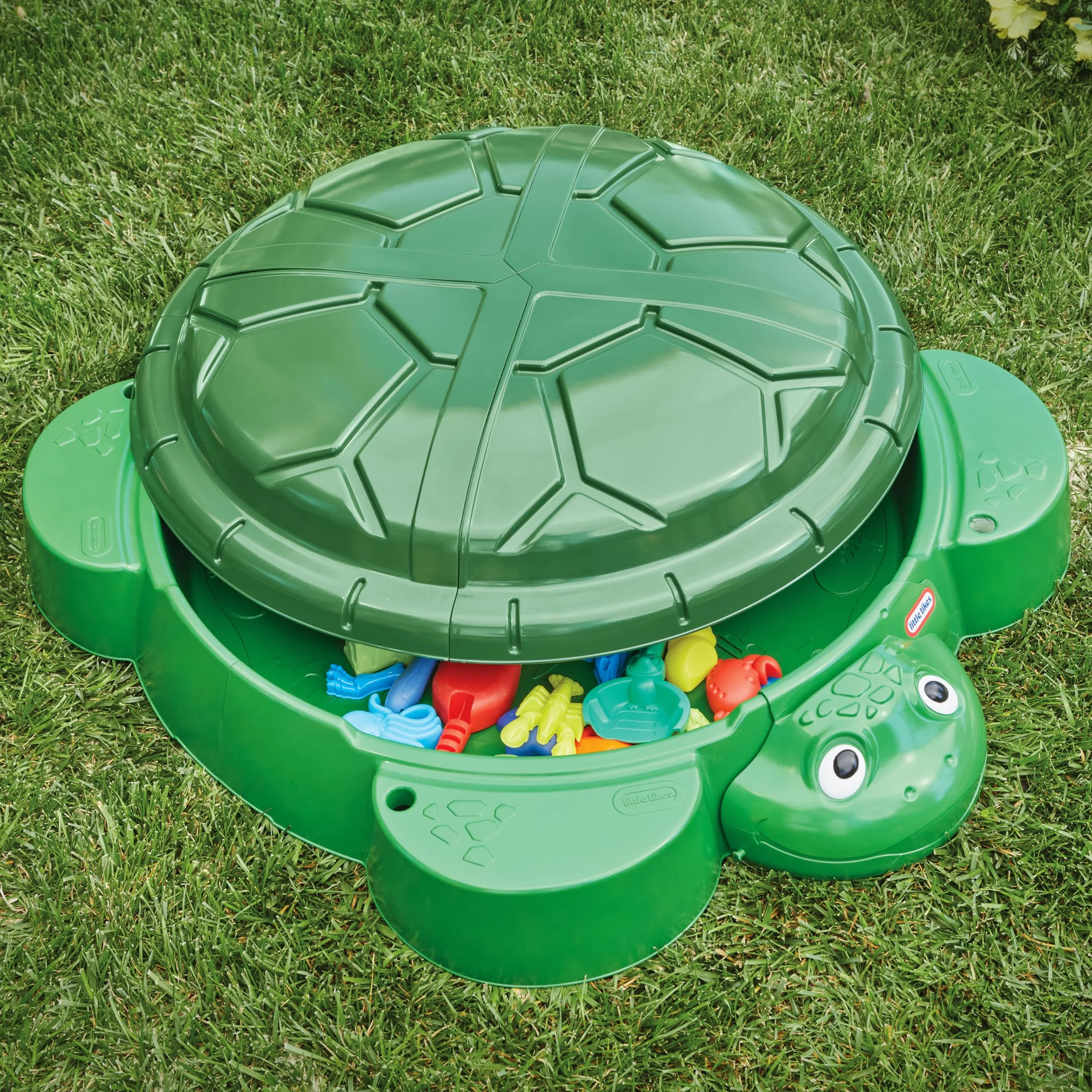 Little Tikes Turtle Sandbox- Zielona Piaskownica z 4 Wyprofilowanymi Siedziskami, Miejscem na Parasol i Zdejmowaną Pokrywą, dla Chłopców i Dziewczynek w Wieku 1-6 Lat