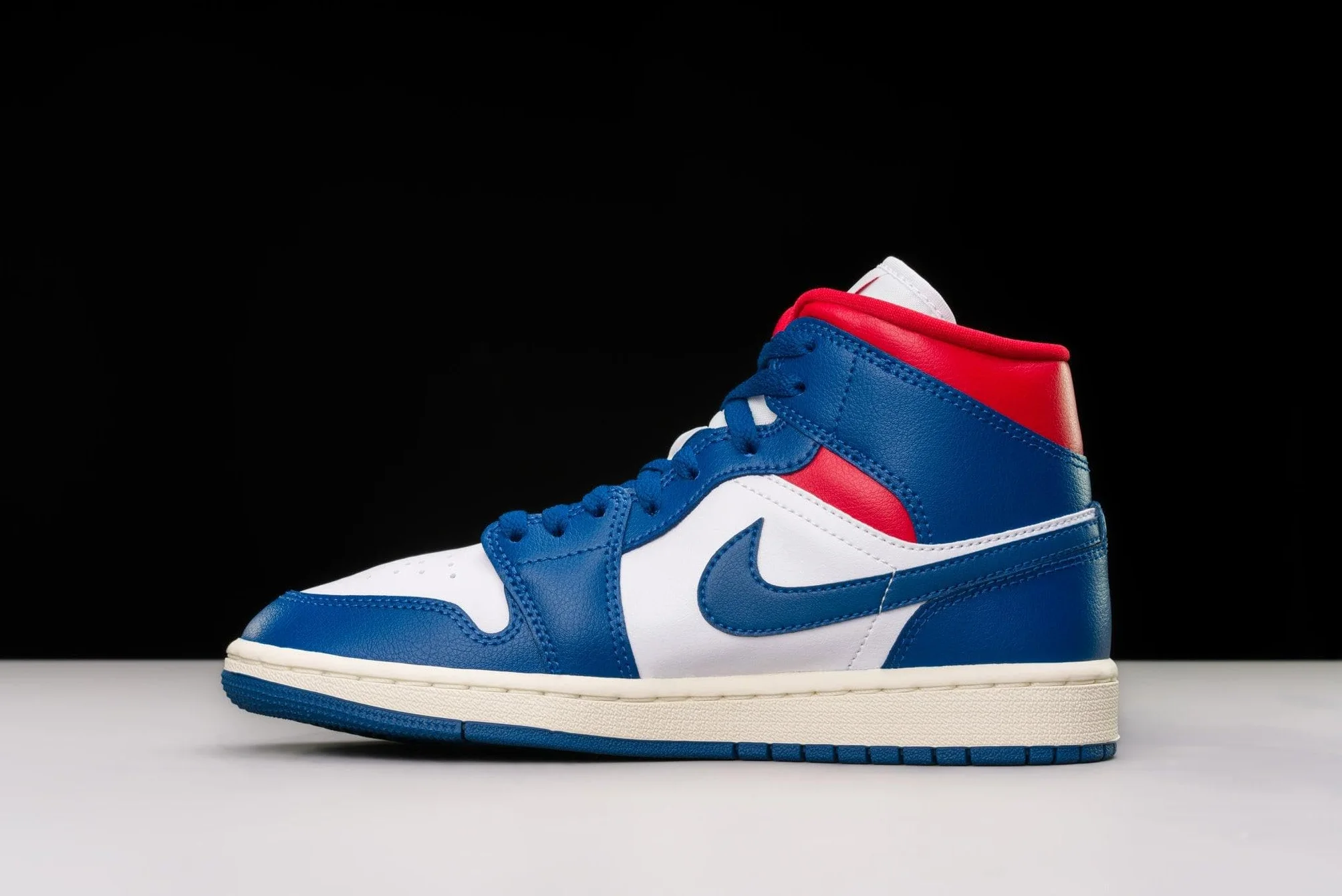 NIKE Tanjun męskie buty do biegania, szare, White French Blue Gym Red Sail Black, 38.5 EU