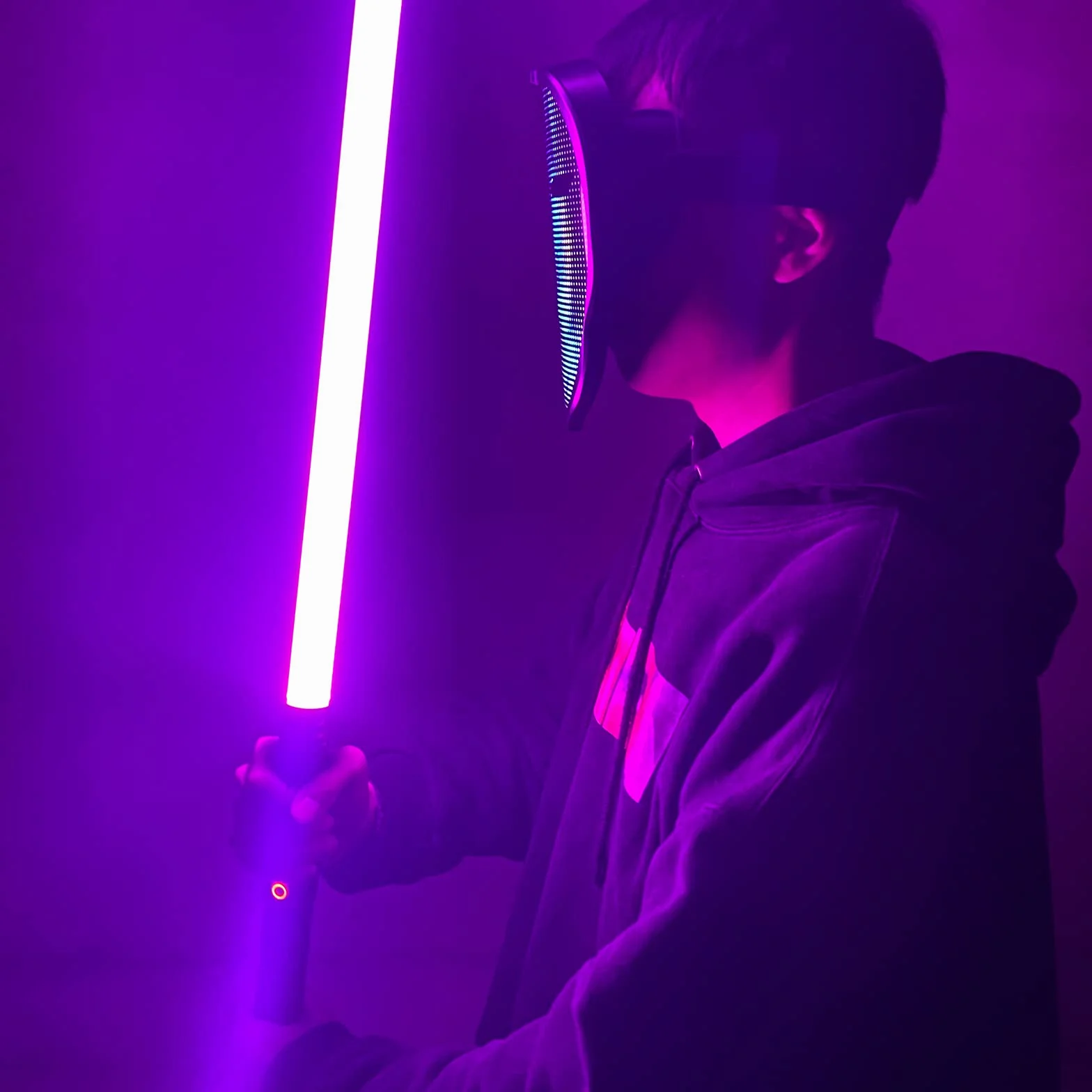 Miecz Świetlny LED FX - 7 Kolorów z Metalową Rączką - Prezent dla Dzieci, Kostium na Halloween i Boże Narodzenie, Rekwizyty do Cosplay