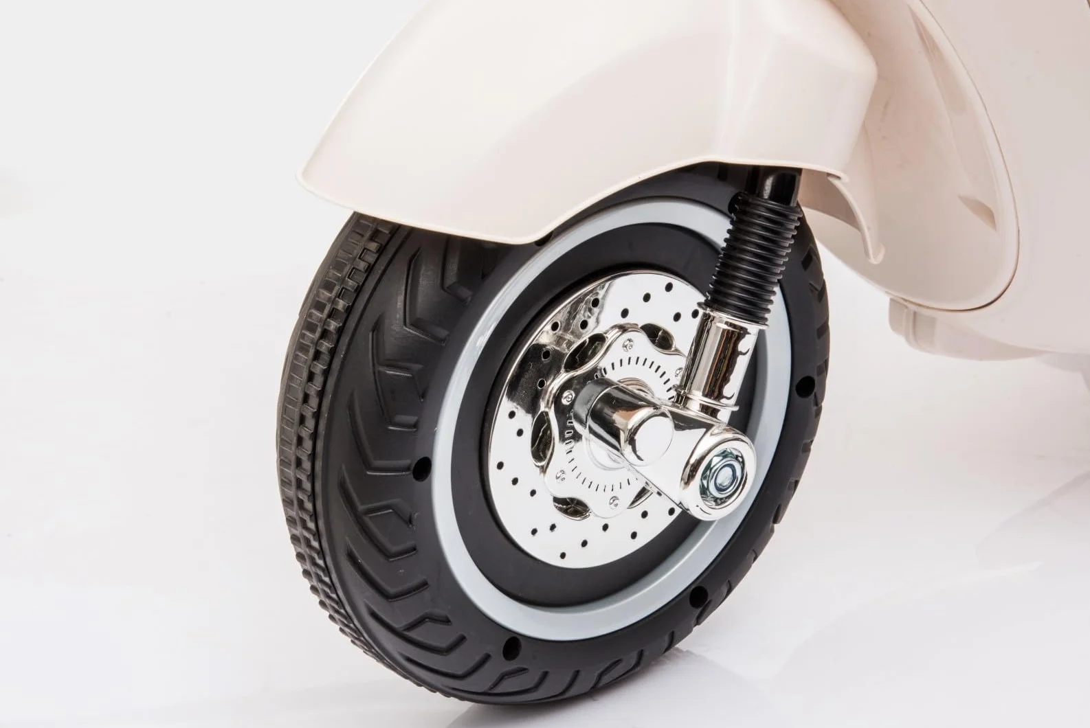 Jeździk skuter dla dzieci Vespa, pojazd od 3 roku, biegi przód/tył, plastikowe koła, silnik 2x30W (Biały)