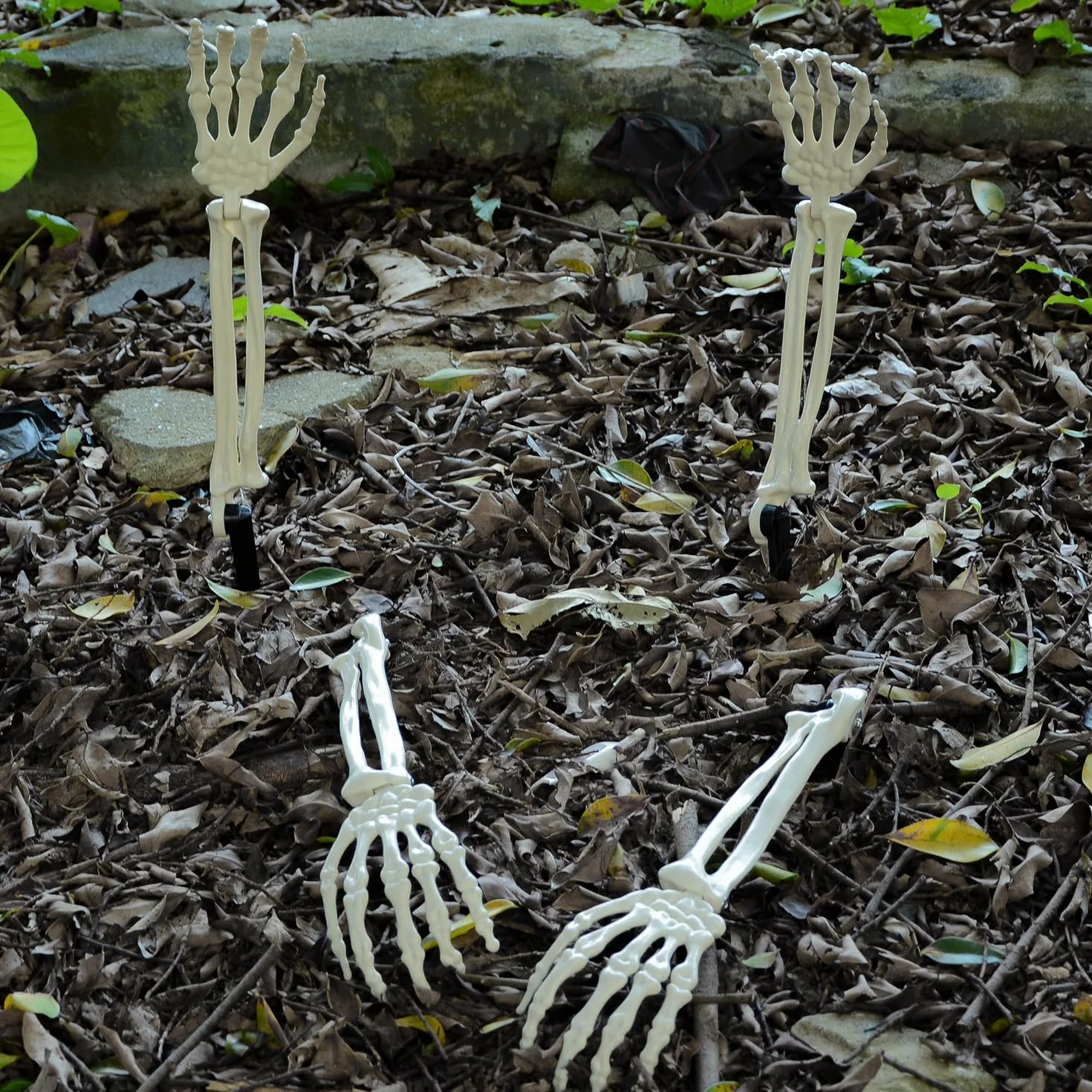 Halloween realistyczny szkielet, słupki, zombie, duch, ręce, odłączone tworzywo sztuczne, szkielet, ręce, znak na Halloween, rekwizyty (4 pary)