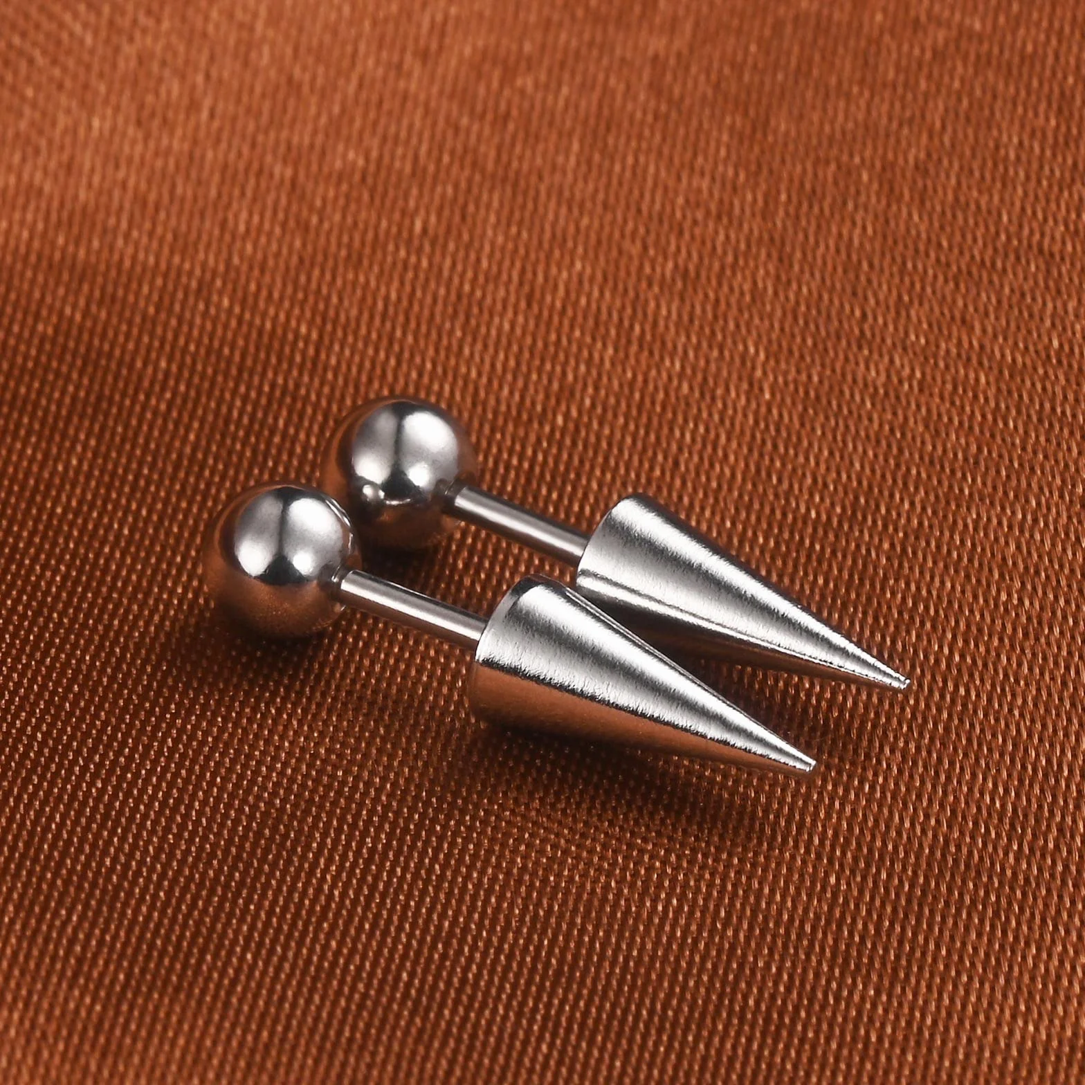 Kolce kulkowe do chrząstki kolczyki ze stali nierdzewnej 18 Gauge wkręty do przekłuwania uszu kolczyki kolce kolczyki punkowe stożek Edgy Tragus Post Studs Unisex, Stal nierdzewna, Bez