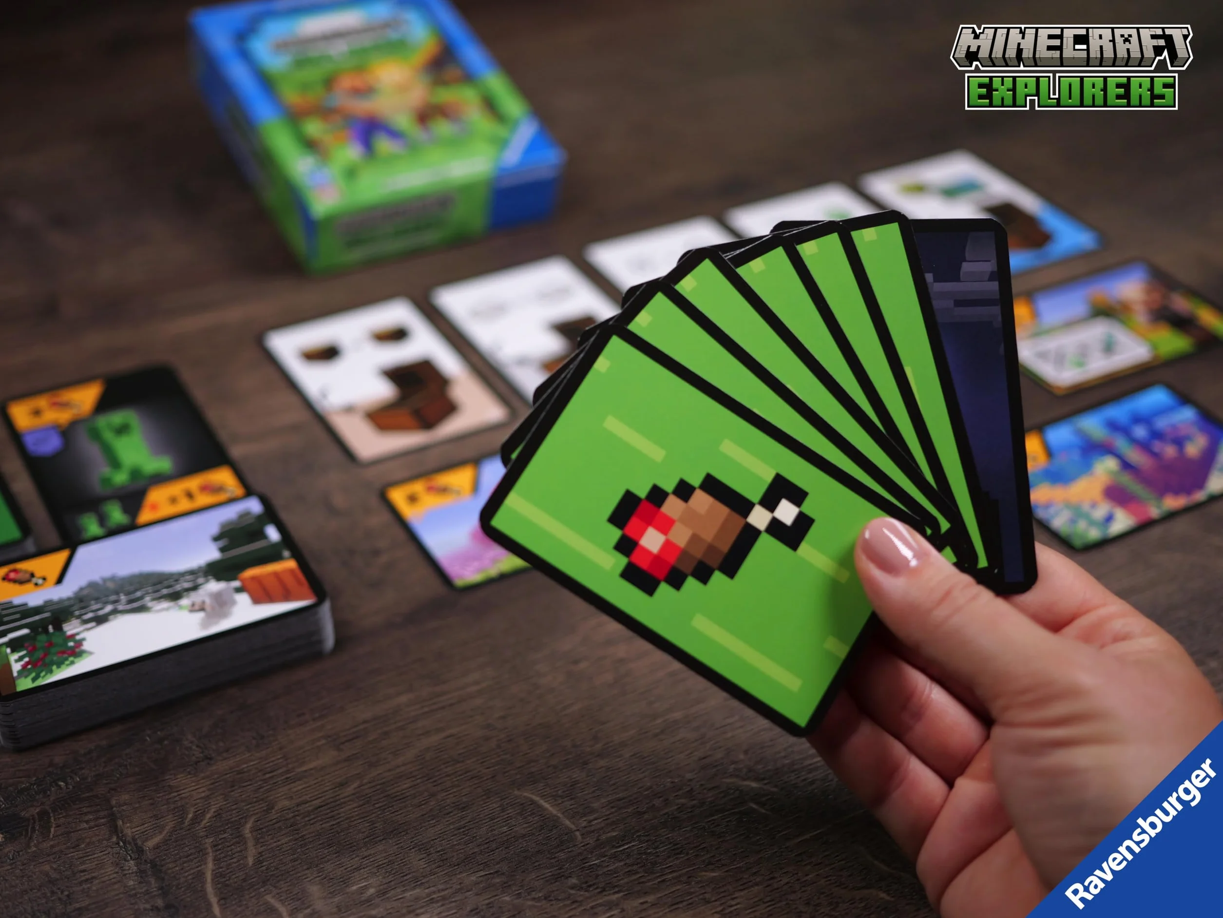 Ravensburger 21580 Minecraft Explorers - Kooperatives Kartenspiel für 1-4 Personen ab 8 Jahren: A Cooperative Card Game