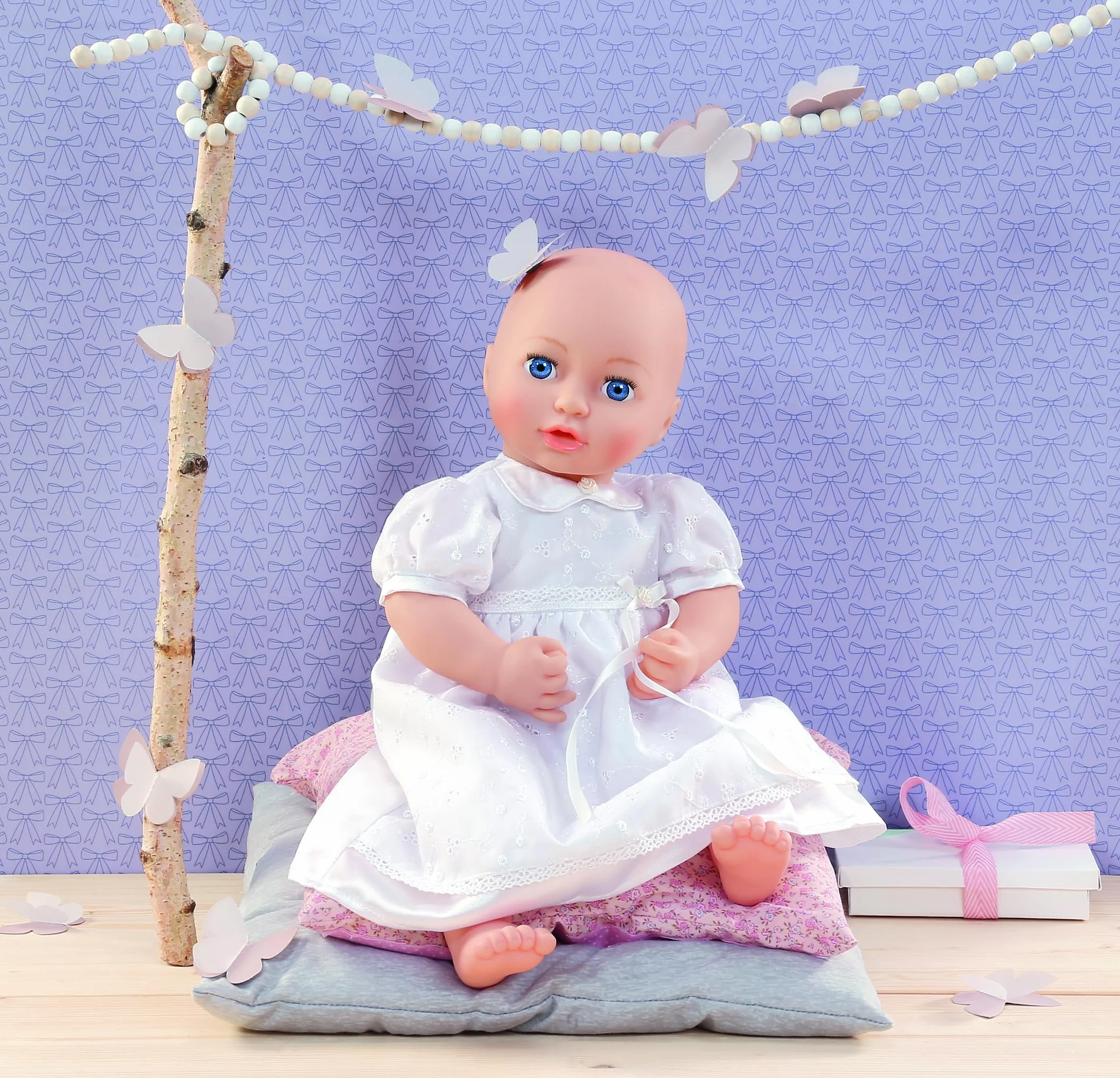 Dolly Moda, Ubranie dla lalek, sukienka do chrztu 43 cm, biała sukienka z haftem kwiatowym, 871423 Zapf Creation
