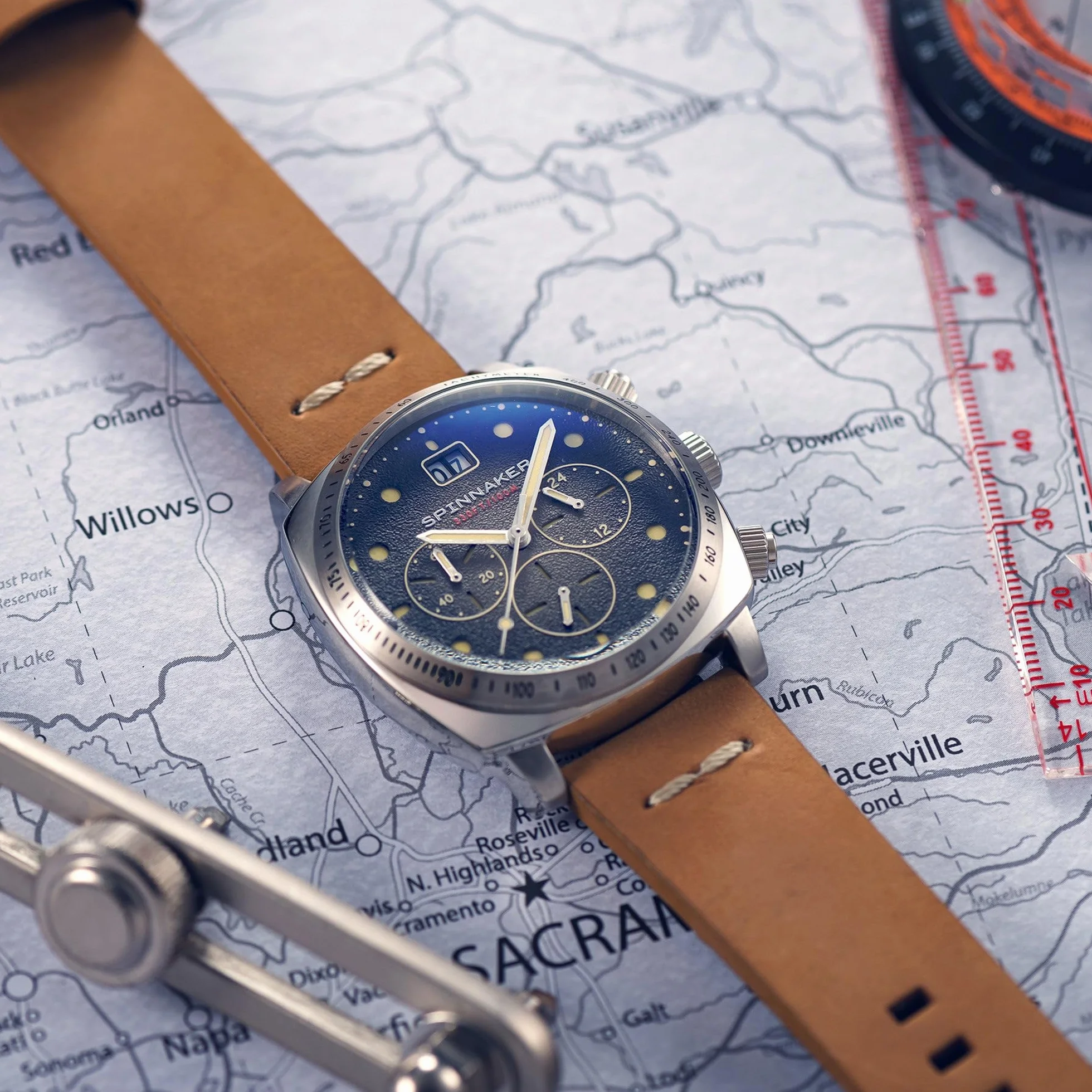 Spinnaker Męski zegarek Hull - chronograf - data - okrągła obudowa - stal nierdzewna - czarna tarcza - brązowy skórzany pasek - SP-5068-01, zielony, pasek