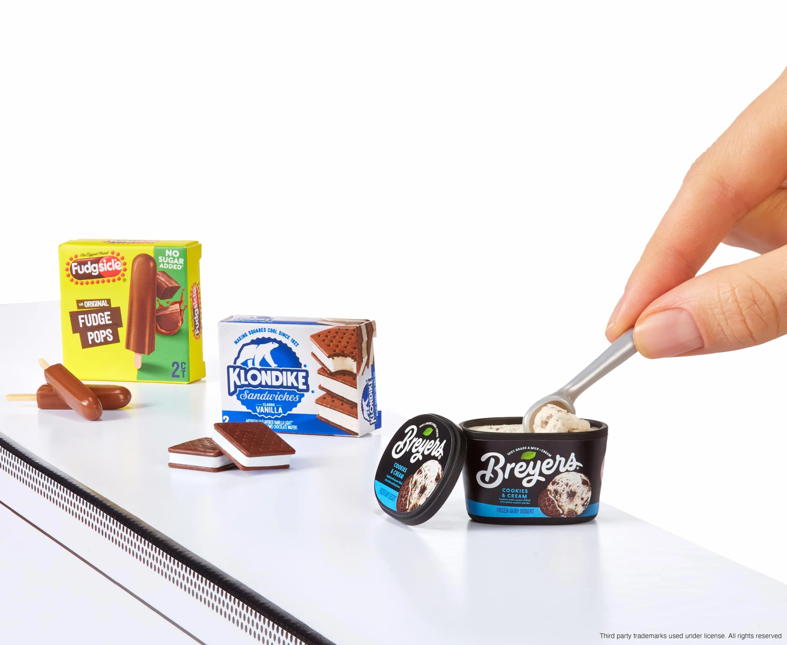 MGA's Miniverse Real Brands - Mini Przedmioty Kolekcjonerskie, Repliki Żywności, Marki Żywności, Niejadalne - dla Kolekcjonerów w Wieku 8+ Lat