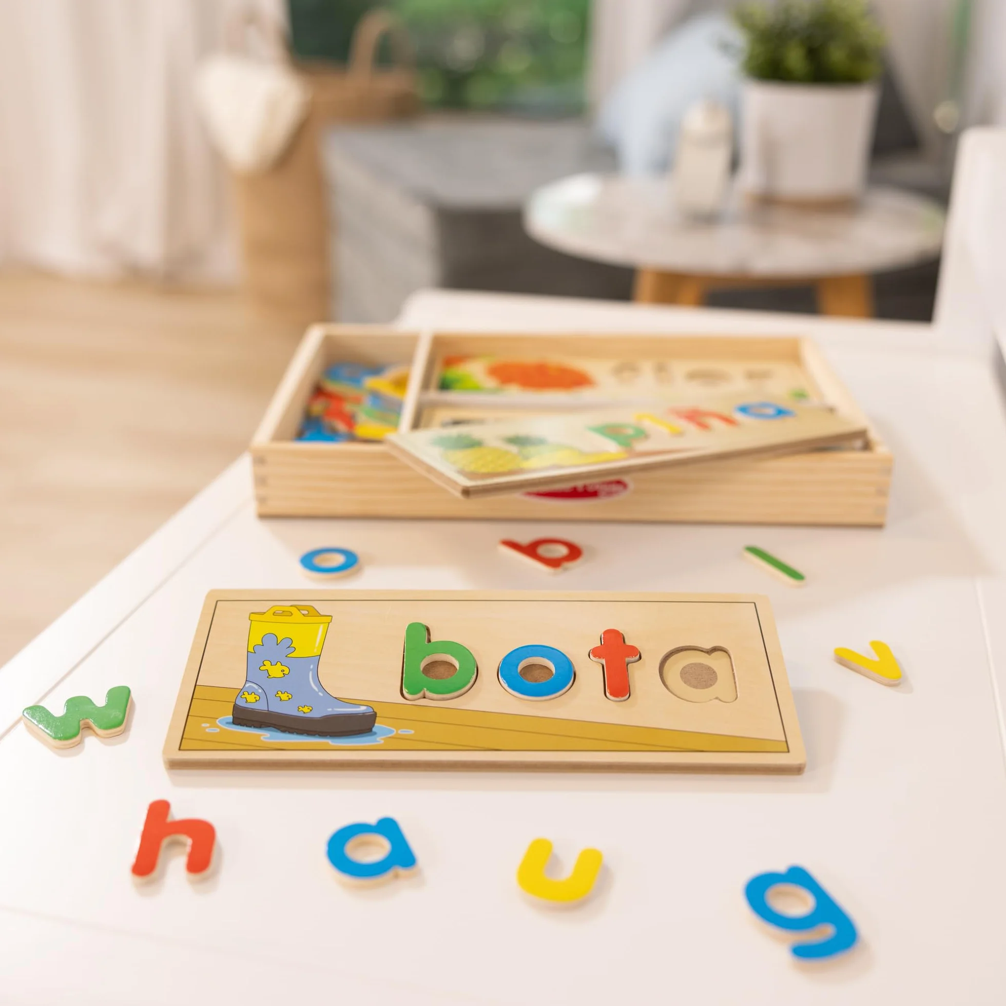 Melissa & Doug Edukacyjna zabawka do nauki języka „Patrz i literuj w jęz. hiszpańskim”