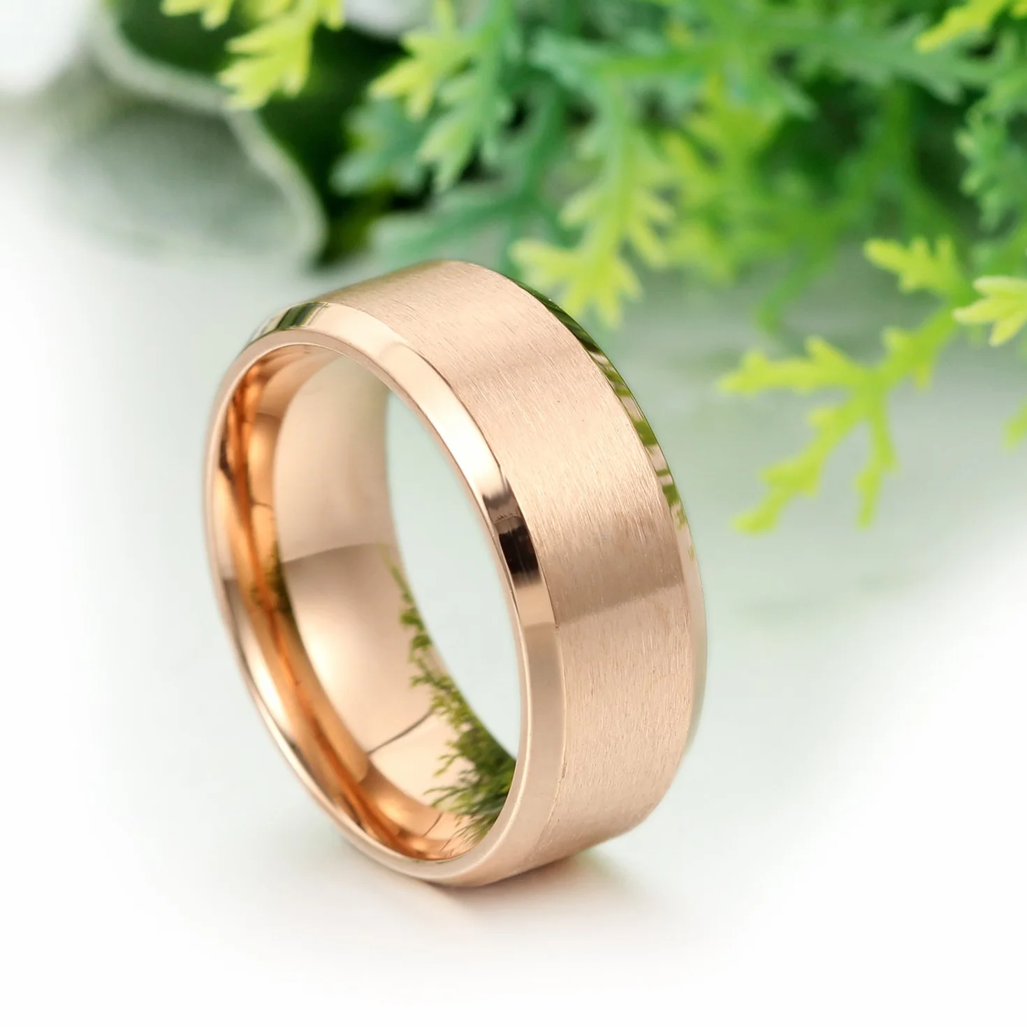 JewelryWe Obrączka ślubna ze stali nierdzewnej: Męskie pierścionki zaręczynowe 8 mm czarny srebrny złoty matowe wykończenie polerowane proste pierścionki