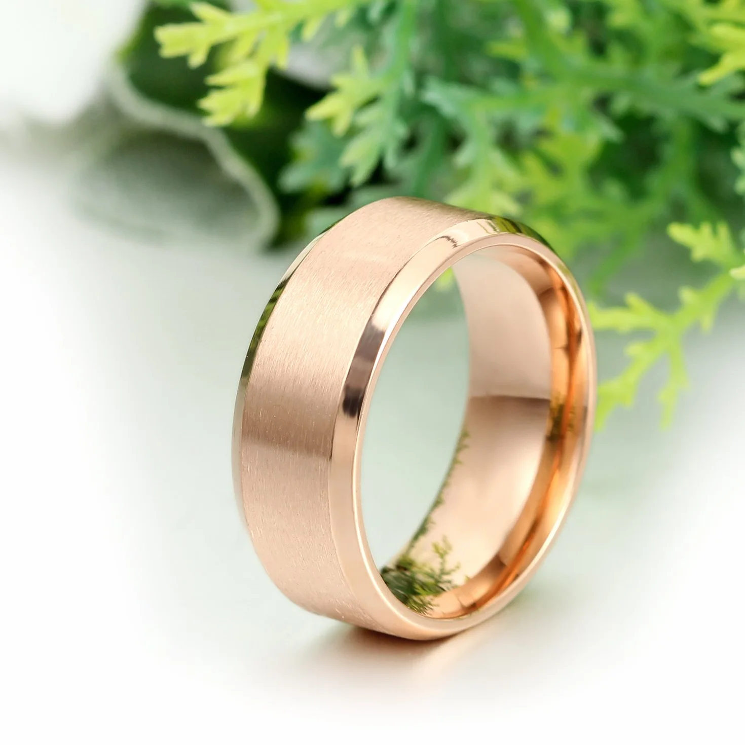 JewelryWe Obrączka ślubna ze stali nierdzewnej: Męskie pierścionki zaręczynowe 8 mm czarny srebrny złoty matowe wykończenie polerowane proste pierścionki