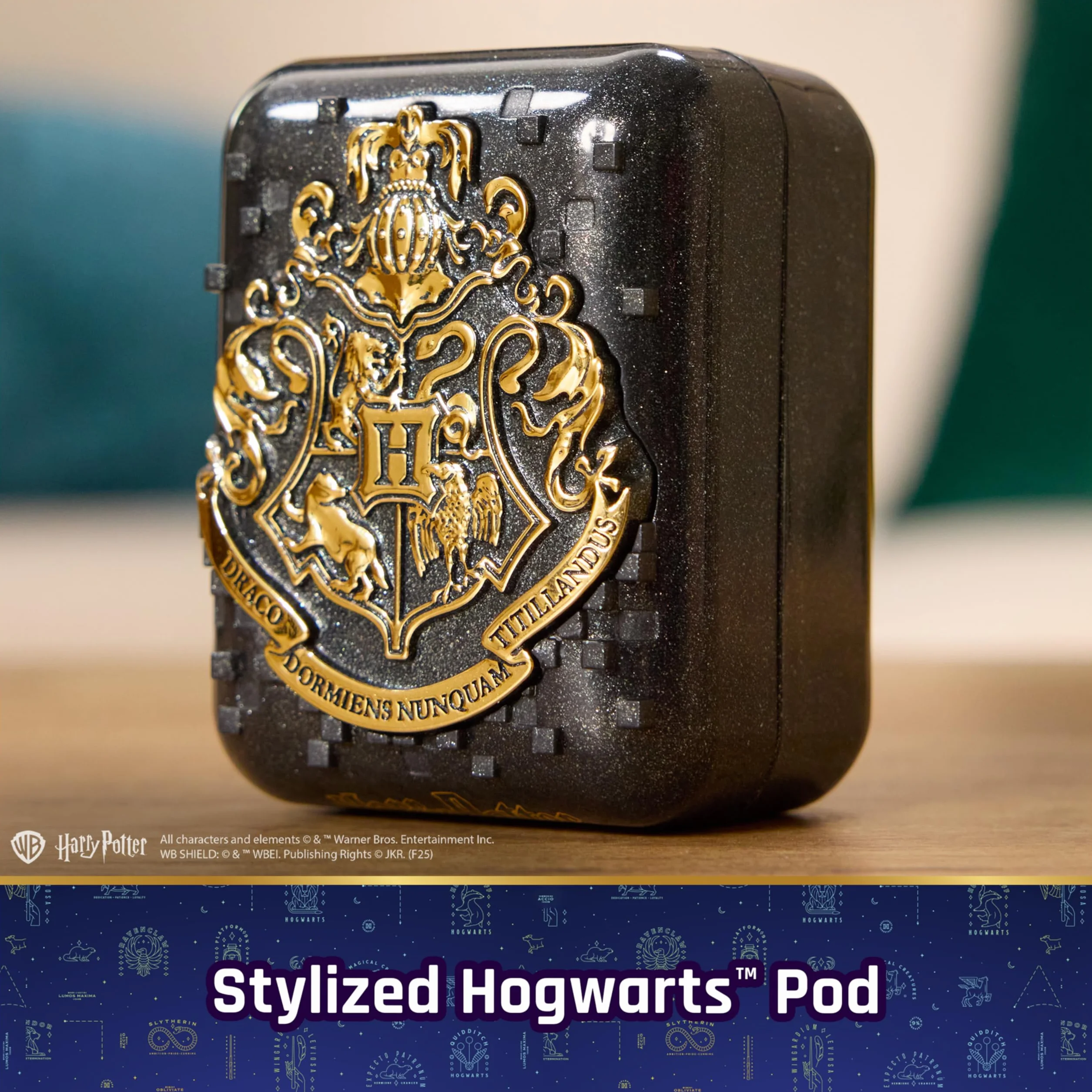 Wizarding World Bitzee Harry Potter - interaktywna zabawka z 20 wirtualnymi postaciami z Harry'ego Pottera, które reagują na ruch, przedmiot kolekcjonerski o magicznym wzornictwie, zabawka dla dzieci