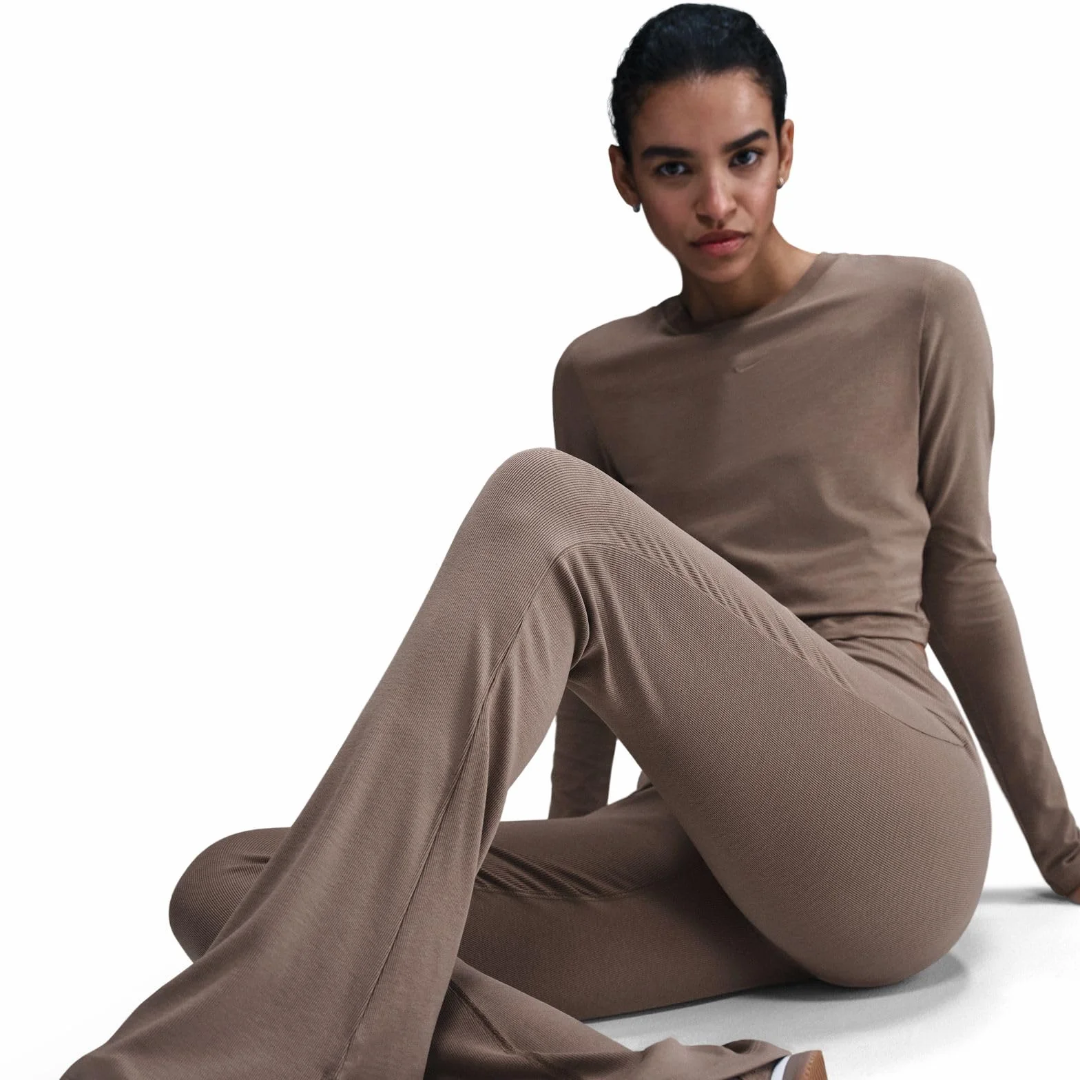 Nike Sportswear Chill Knit ciasno przylegające mini legginsy z rozkloszowanymi nogawkami dla kobiet, Mink Brown/Mink Brown, FQ2113-233, 2XL