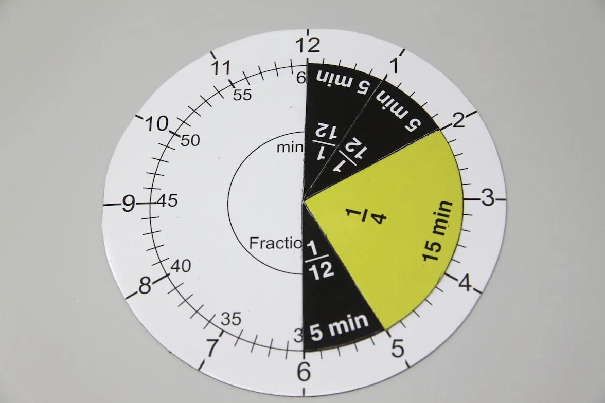WISSNER active learning Zegar frakcyjny, 63 sztuki magnetyczne, Ø 10 cm, w kartonie