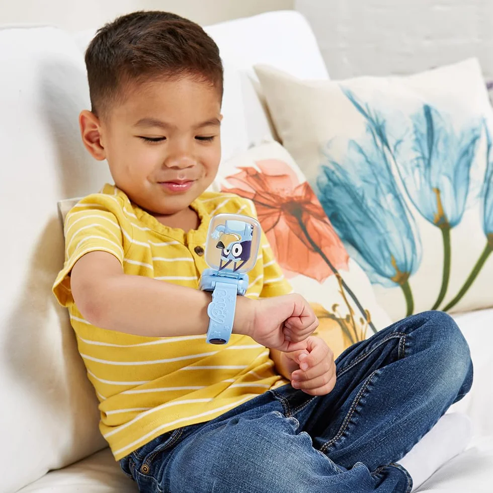 VTech - Bluey, interaktywny zegarek do gier, zegarek dla dzieci z klapką z anime, miękki pasek, 8 tarczy, 4 gry edukacyjne, prezent dla dzieci w wieku od 3 lat do 7 lat - zawartość w języku francuskim