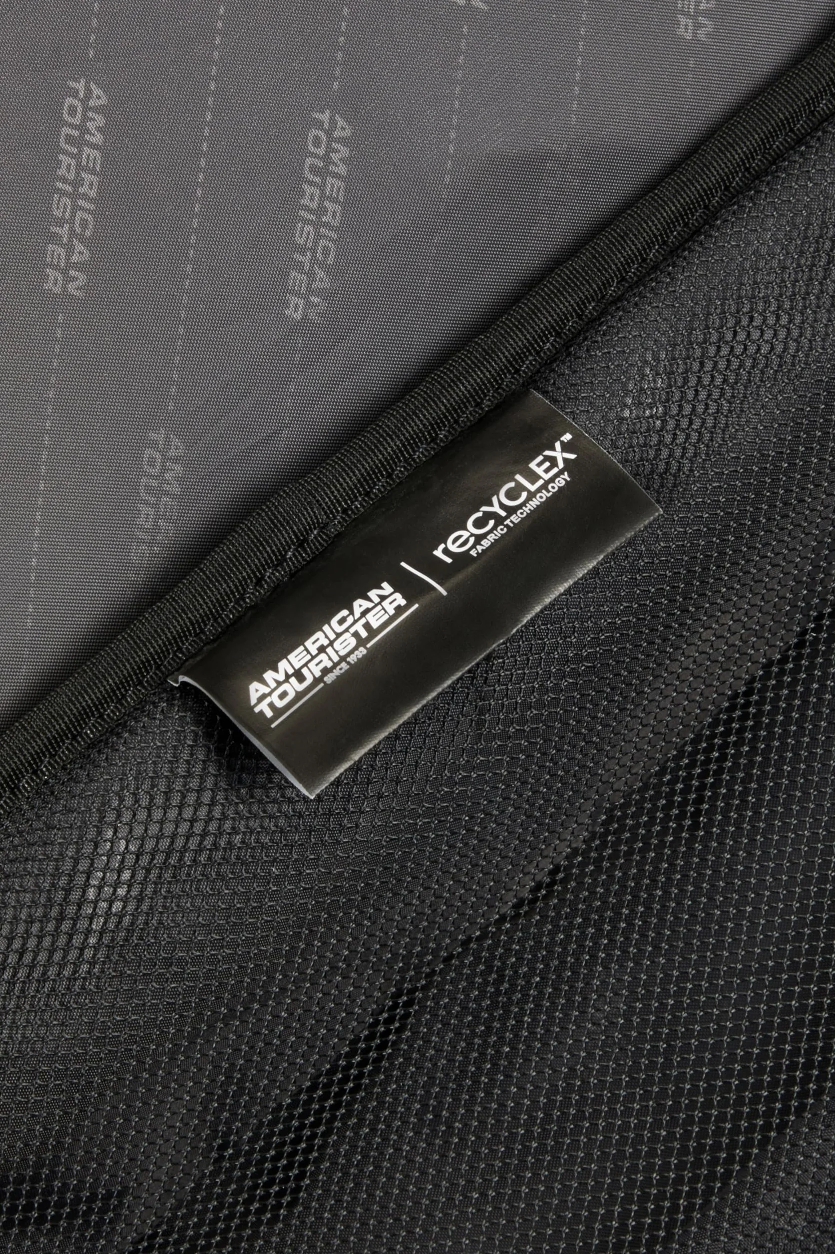 American Tourister Urban Track, Torba podróżna na 2 kółkach, 78.5 cm, 116 L, Czarny asfaltowy