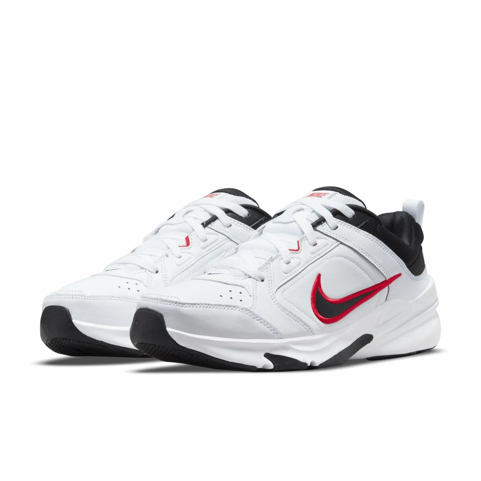 NIKE Defy All Day Sneakersy Mężczyźni
