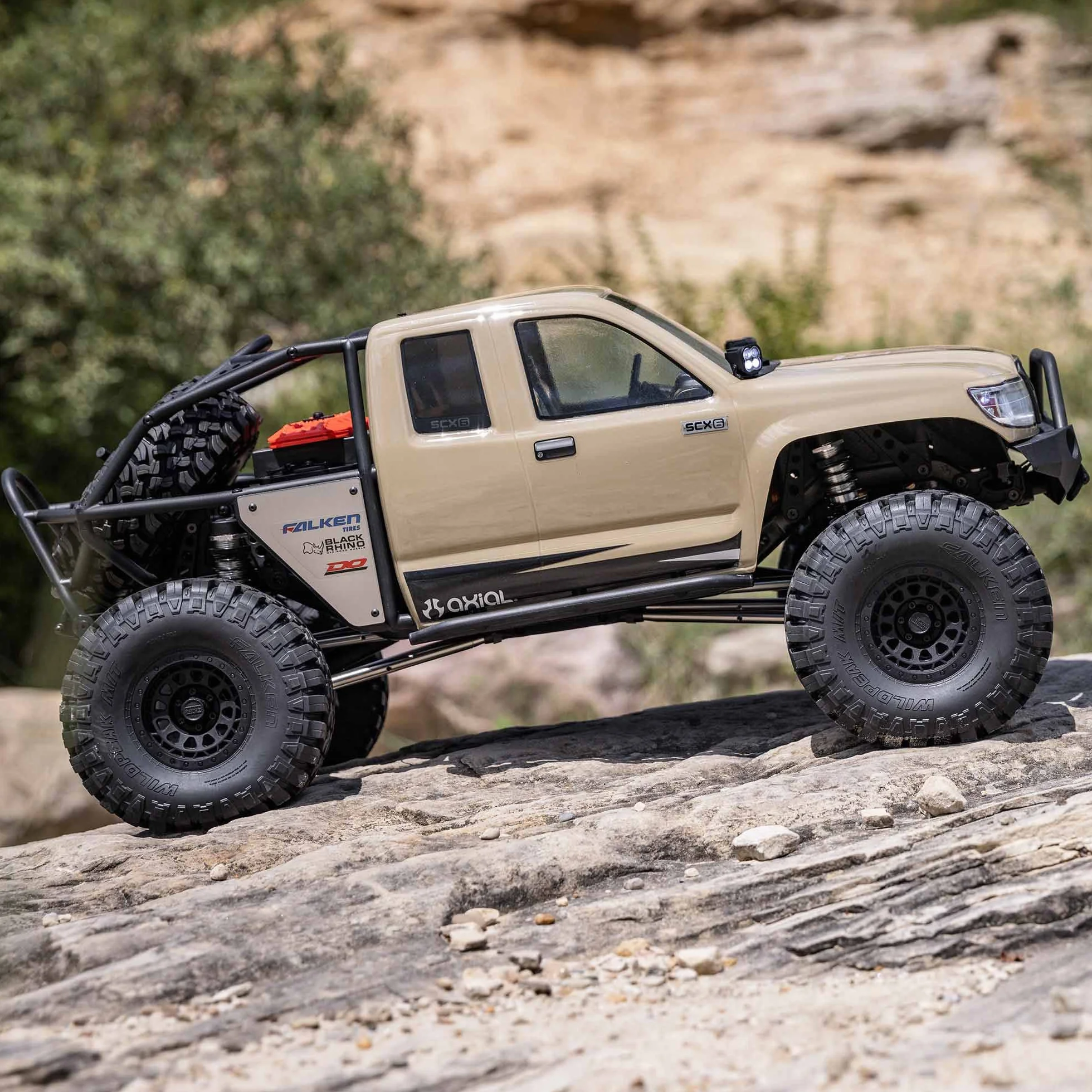 Axial RC Truck 1/6 SCX6 Trail Honcho 4WD RTR (nie zawiera baterii i ładowarki), piaskowy