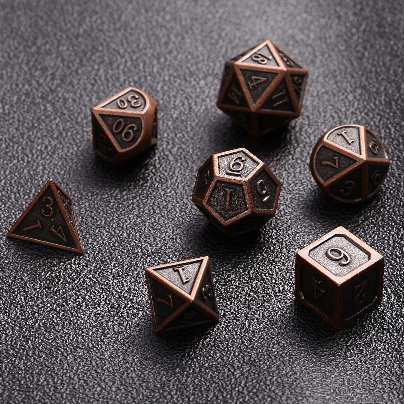 GWHOLE 7 sztuk wielościennych kostek metalowych, DND, zestaw kostek, kostka do gry, akcesoria do lochów i smoków, do RPG, MTG, odgrywania ról, antyczna miedź