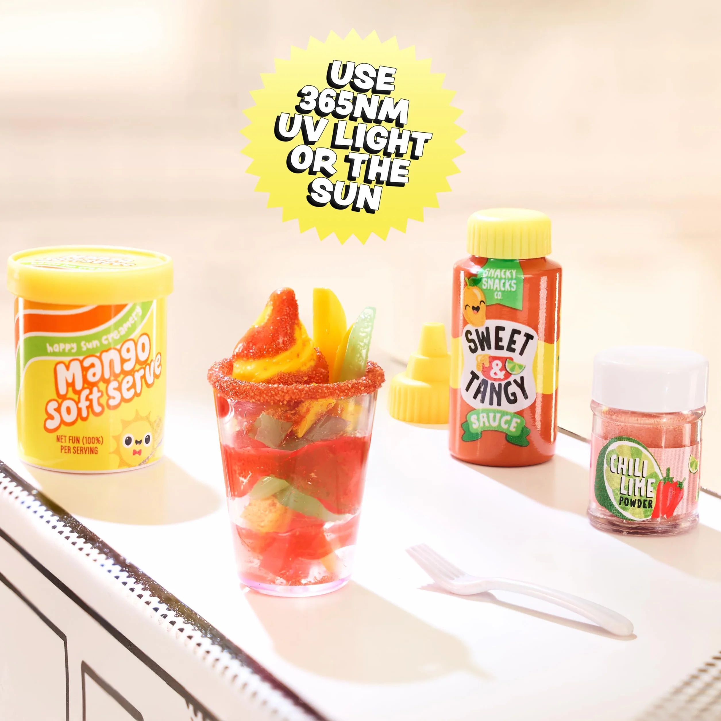 MGA's Miniverse Make It Mini Cafe Seria 4 - Mini przedmioty kolekcjonerskie, pudełko niespodzianka, majsterkowanie, zabawa żywicą, repliki żywności, dla kolekcjonerów i dzieci w wieku 8+, NIEJADALNE