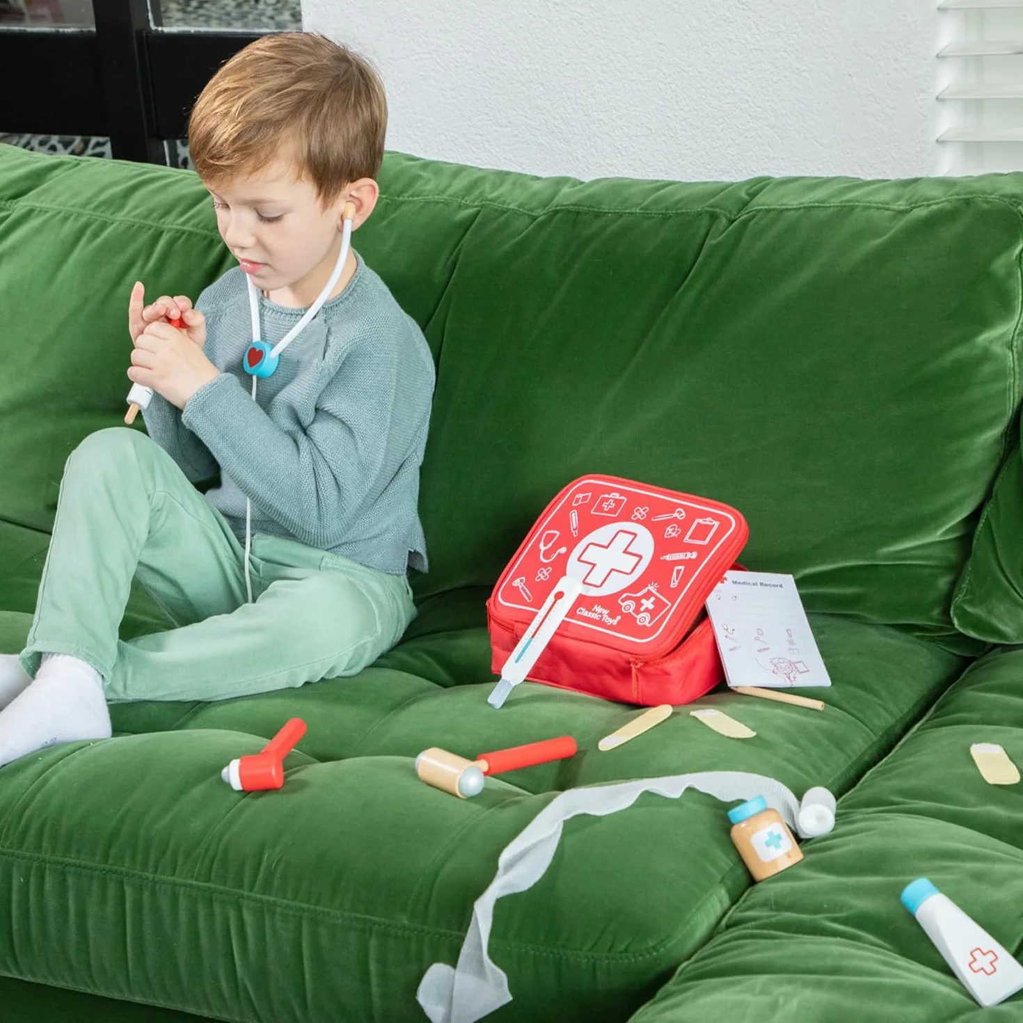 New Classic Toys 18291 Doctor Set
