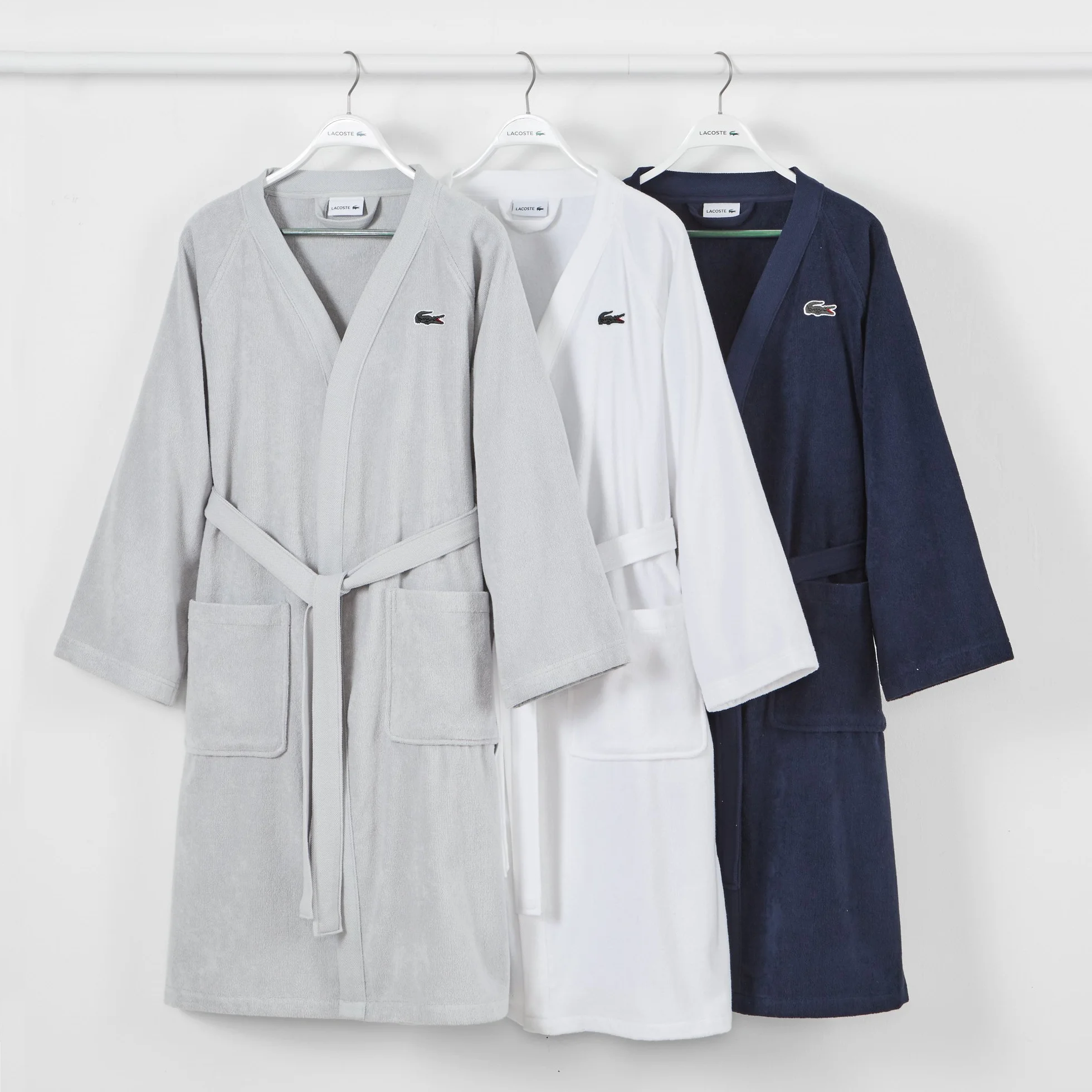 Lacoste Klasyczny szlafrok kąpielowy w100% z bawełny, dla mężczyzn i kobiet, jeden rozmiar pasuje do większości, biały
