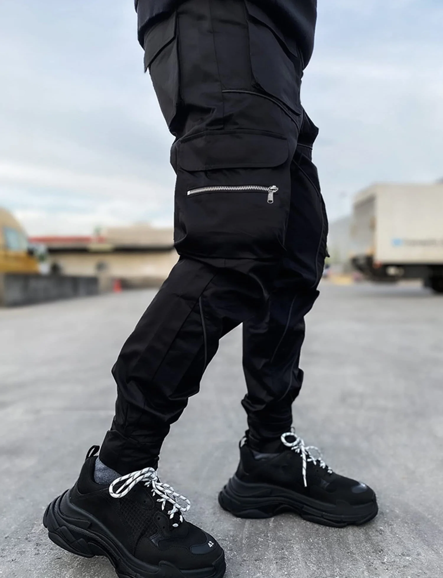 AIEOE Męskie spodnie cargo Hip Hop Techwear Cargo spodnie z odblaskowymi paskami, Streetwear Punk Pants Joggger spodnie do biegania z kieszeniami, gumowy ściągacz