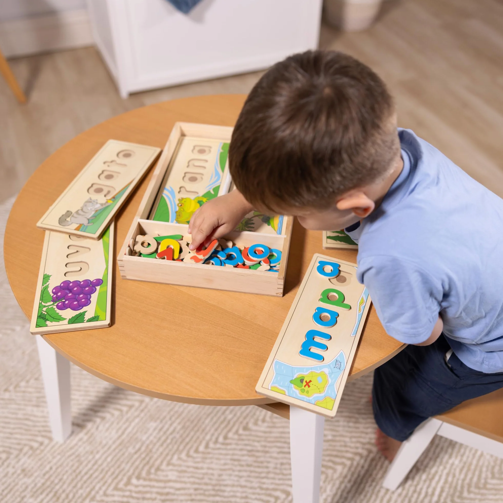 Melissa & Doug Edukacyjna zabawka do nauki języka „Patrz i literuj w jęz. hiszpańskim”