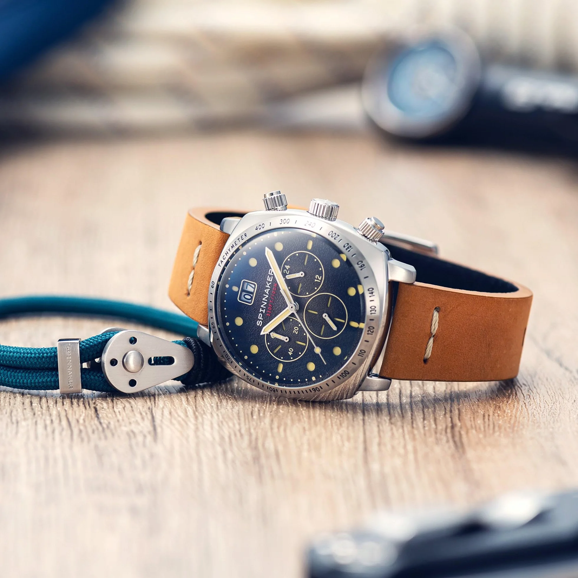Spinnaker Męski zegarek Hull - chronograf - data - okrągła obudowa - stal nierdzewna - czarna tarcza - brązowy skórzany pasek - SP-5068-01, zielony, pasek