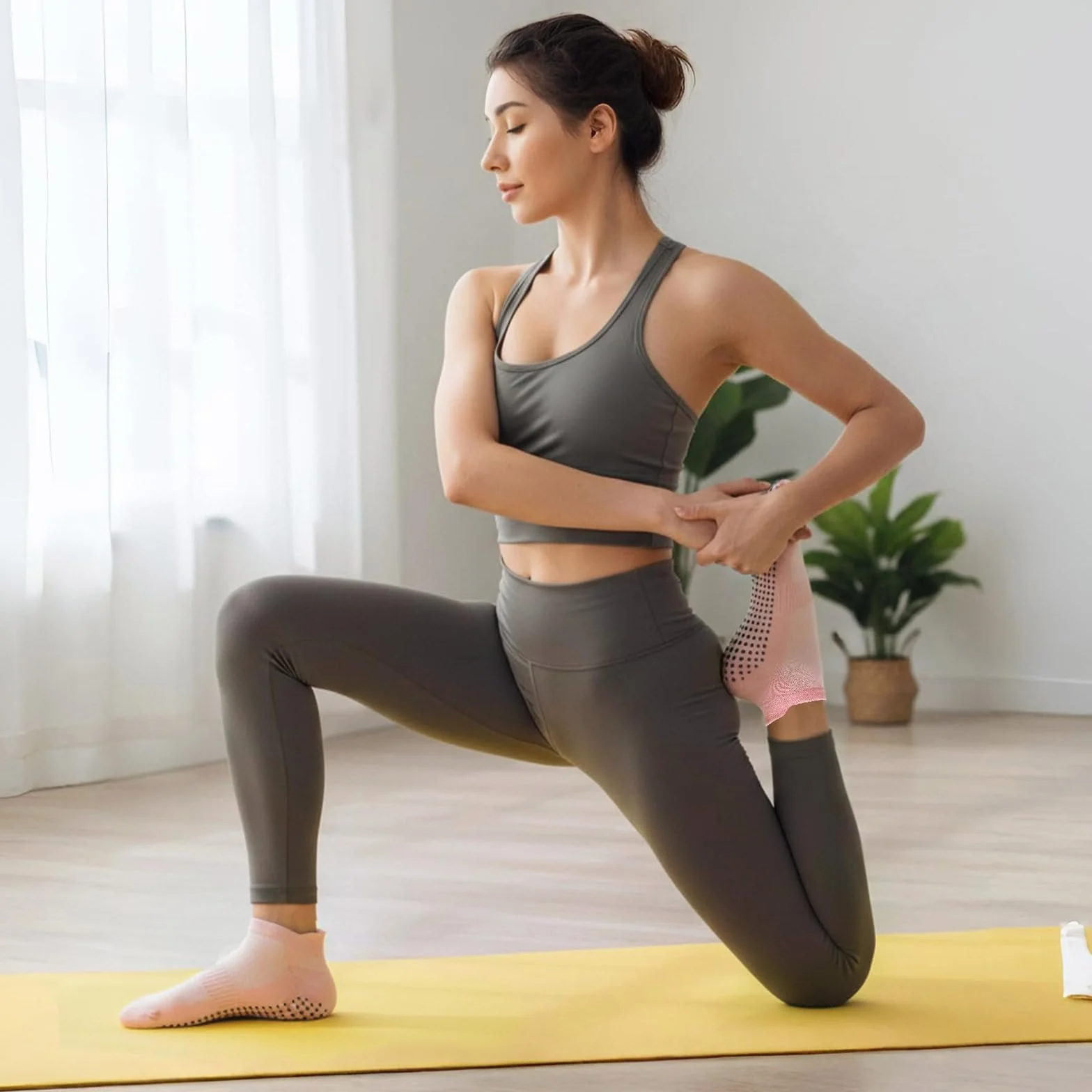 4 pary damskich skarpet do jogi, pilatesu, antypoślizgowe skarpety z wypustkami, oddychające i wygodne, skarpety stoperowe do jogi, pilatesu, tańca, treningu, trampoliny, rozmiar 36-40