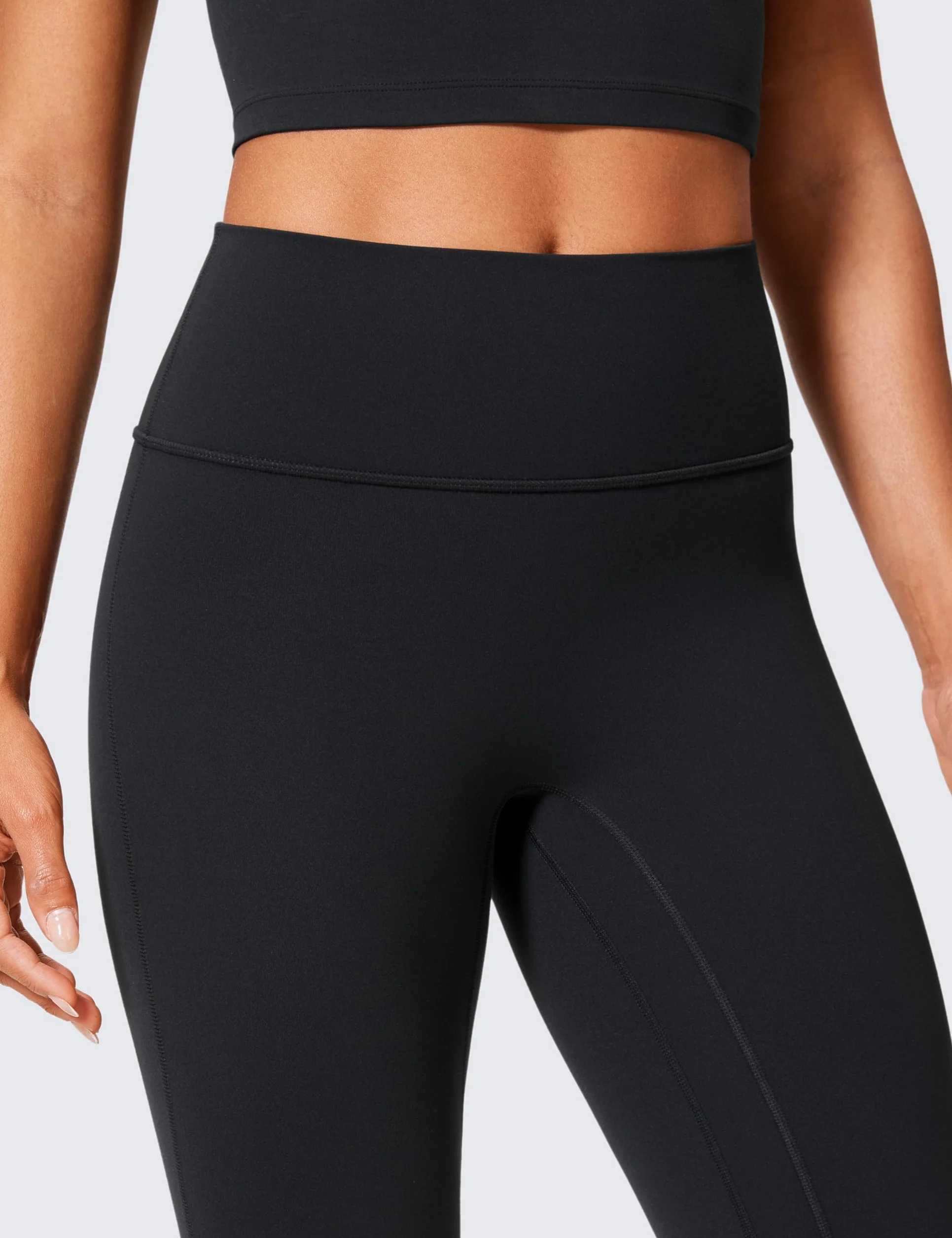CRZ YOGA Secretsculpt Damskie legginsy Butterlift Scrunch Butt Flare 31" - bez przedniego szwu, z wysokim stanem i rozszerzanymi nogawkami Bootcut