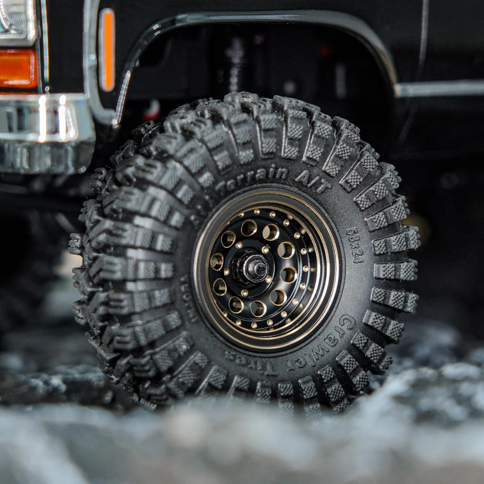 INJORA Czarna powłoka mosiężna 1.0 Beadlock zestaw kół z oponami do Axial SCX24 AX24 TRX4M FCX24 1/24 1/18 RC Crawler