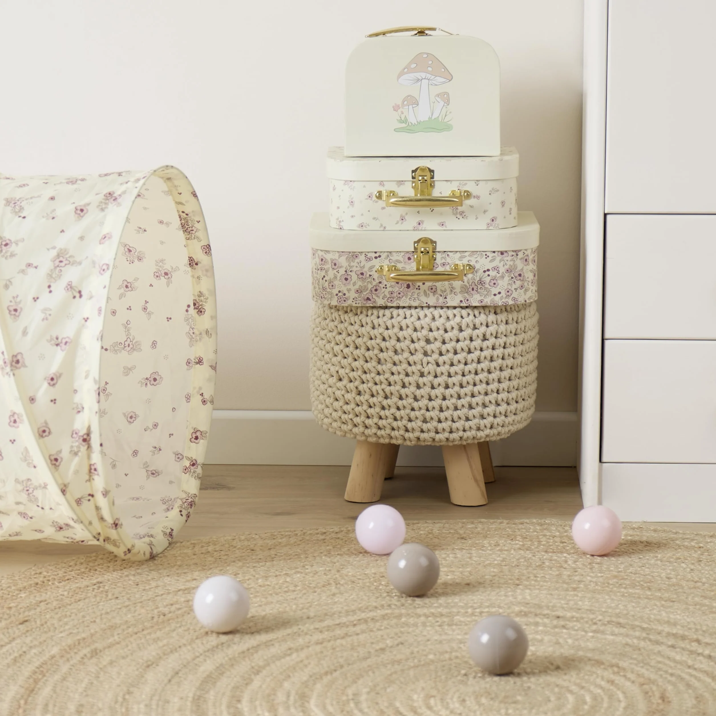 Bieco Ella Vintage Flowers zestaw 3 walizek dla dzieci, metalowe uchwyty, mini walizka na prezent, mała walizka dla dzieci, walizka na zabawki, dekoracyjna walizka z kartonu, mini, Vintage Flowers