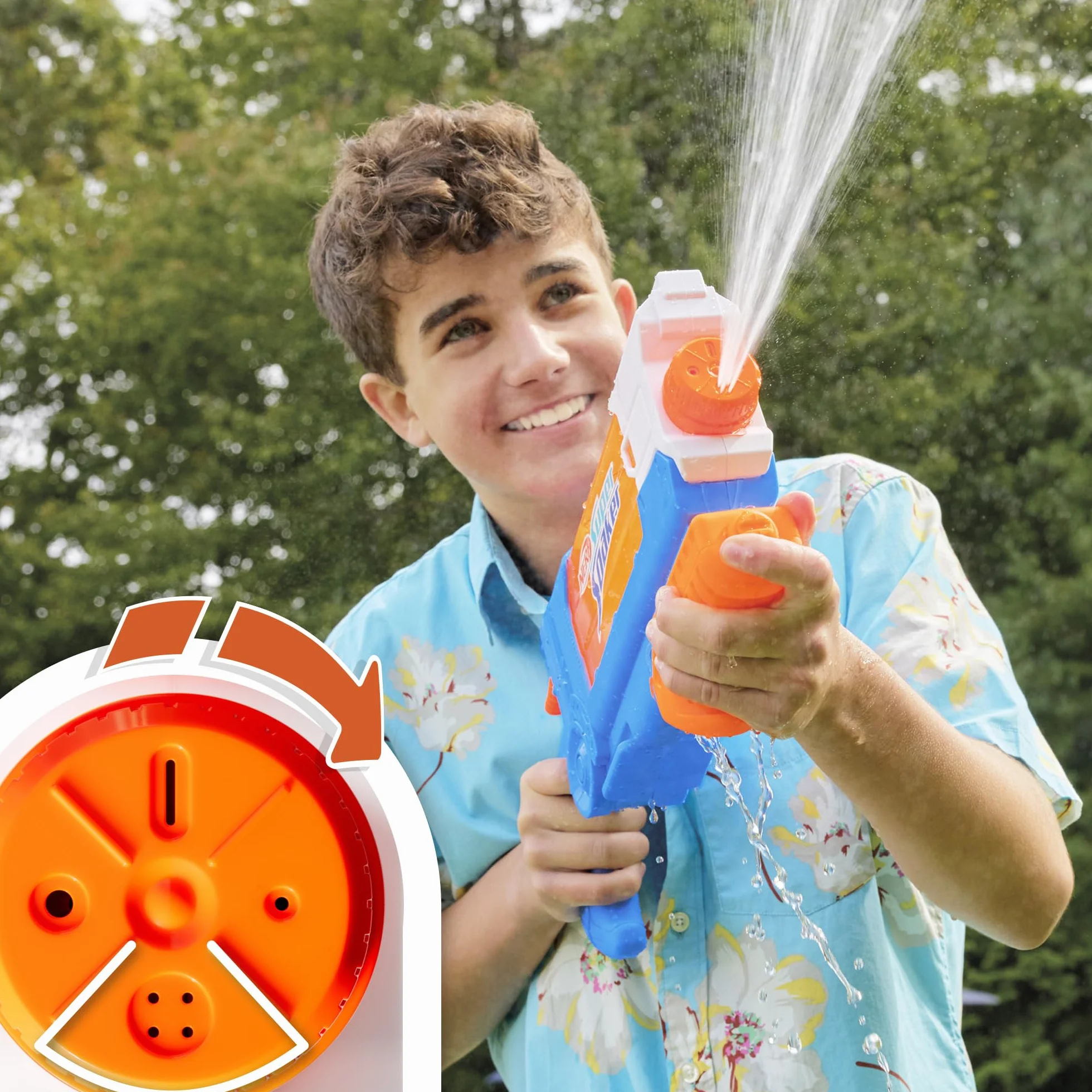 NERF Wyrzutnia wodna Nerf Super Soaker Flip Fill, 4 style polewania, szybkie napełnianie, zbiornik o pojemności 887 ml, wodne zabawki