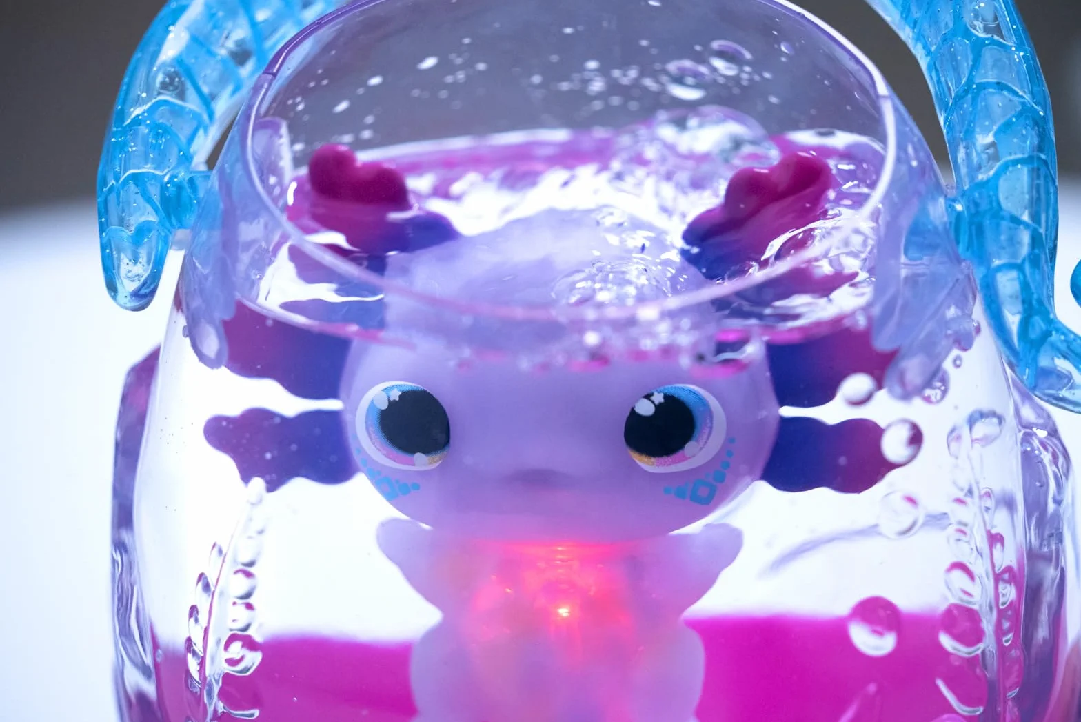 Animagic: Let's Glo Axolotl Bubble Reef | Przenośne akwarium z magicznymi bąbelkami, zawiera również 1 aksolotl Let's Glo | interaktywne elektroniczne zwierzęta | Dla dzieci w wieku od 4 lat