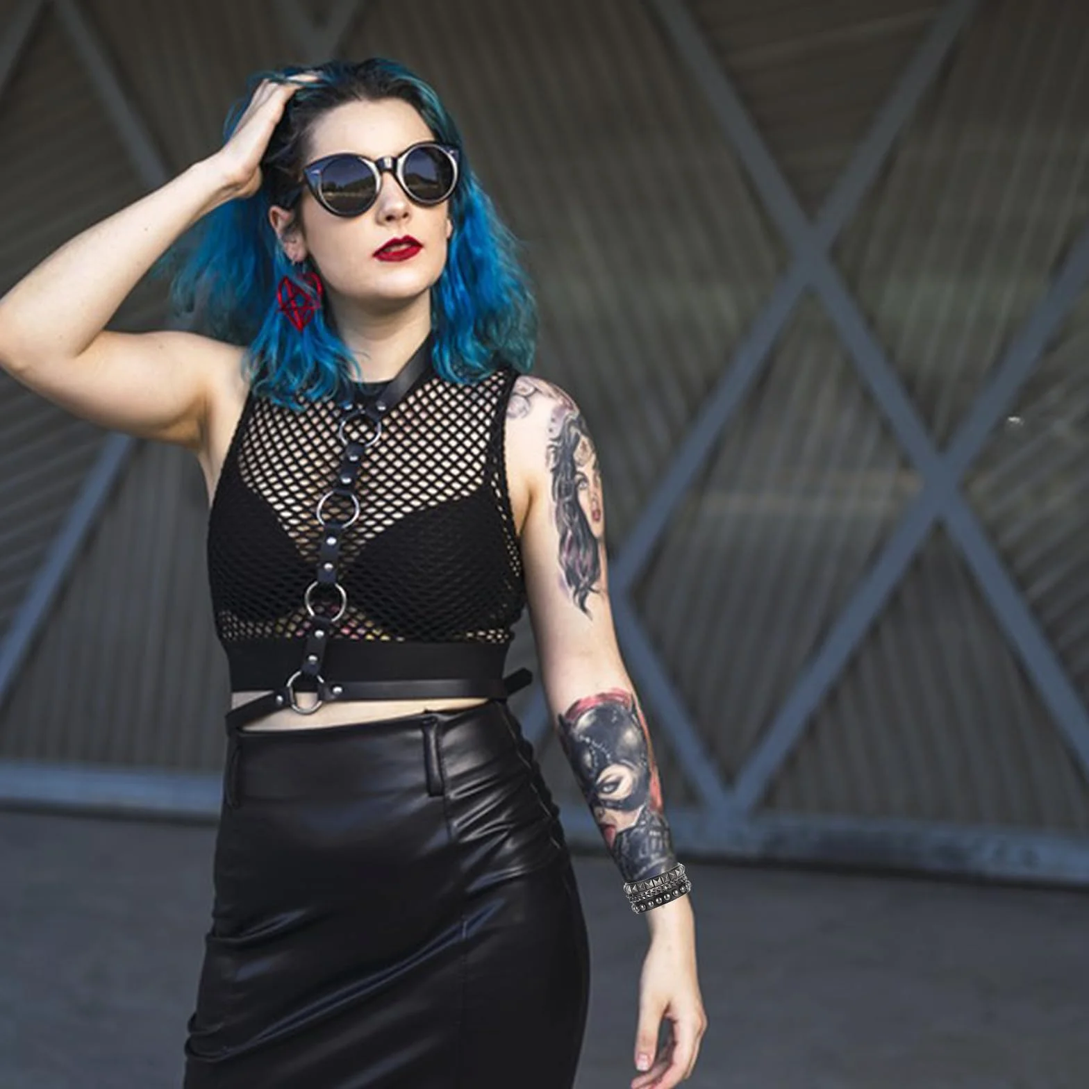 4 sztuki unisex punkowe bransoletki, punkowe skórzane bransoletki czarne, gotyckie, ozdobione nitami, bransoletki ze skóry z nitami, bransoletka mankiet na Halloween, Boże Narodzenie, impreza