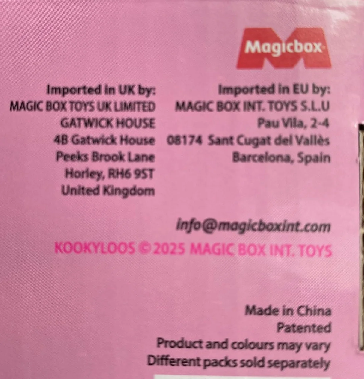 KOOKYLOOS SUITCASE SWEET WISHES – zestaw modna laleczka z walizką i akcesoriami,zawartość:1 laleczka, 2 stroje, zwierzątko, akcesoria, wieszaki oraz walizka, w której zmieścisz cały zestaw.