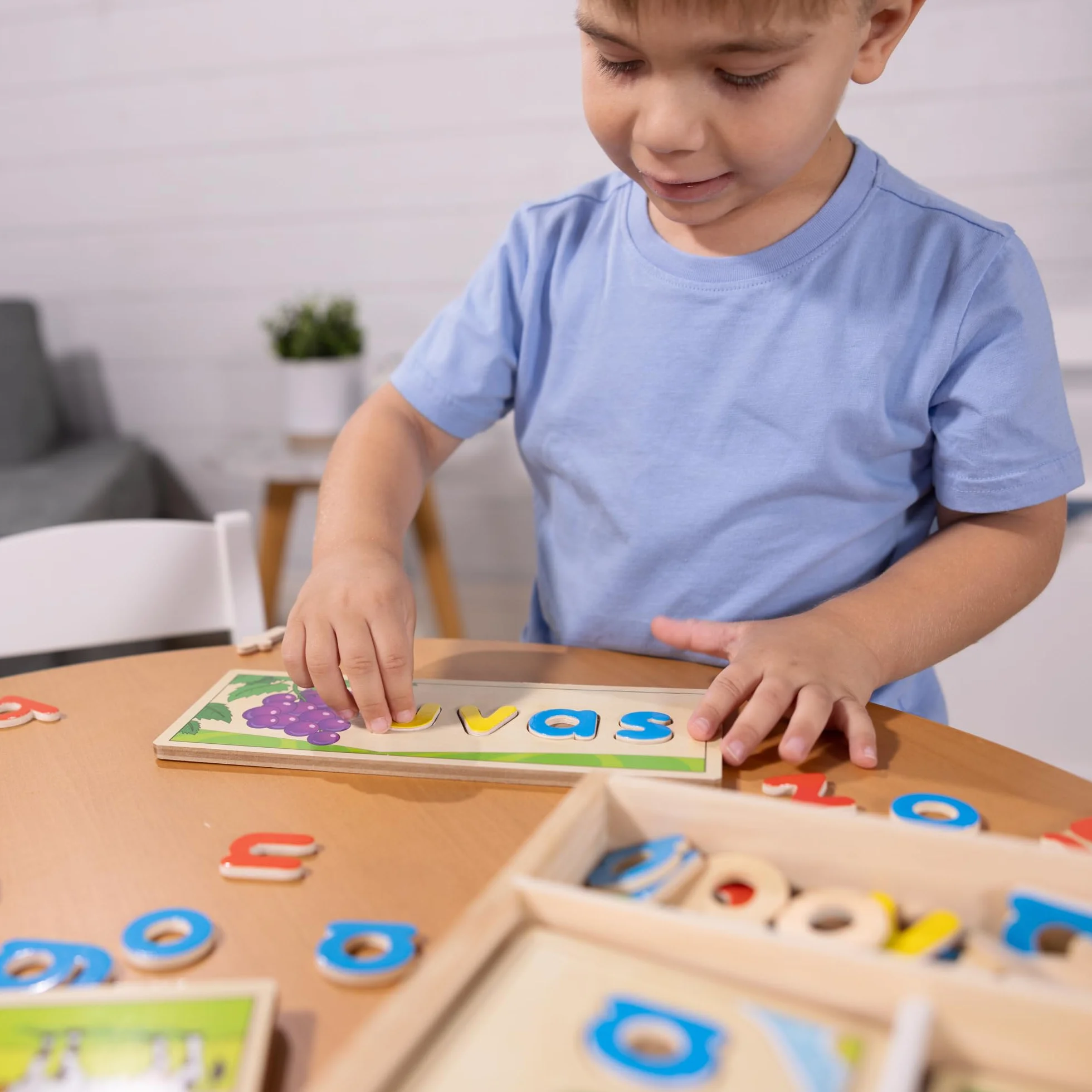 Melissa & Doug Edukacyjna zabawka do nauki języka „Patrz i literuj w jęz. hiszpańskim”