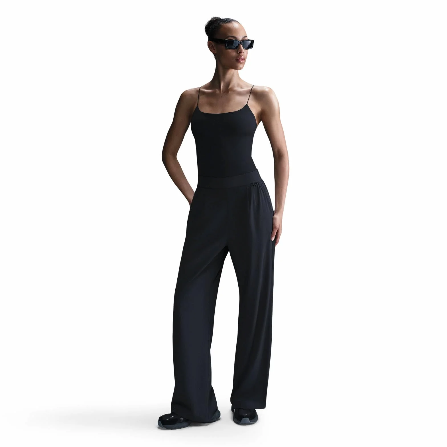 NIKE Nike 24.7 Perfectstretch Dri-fit-hose Mit Hohem Bund Und Weitem Bein (Damen) - Spodnie Kobiety